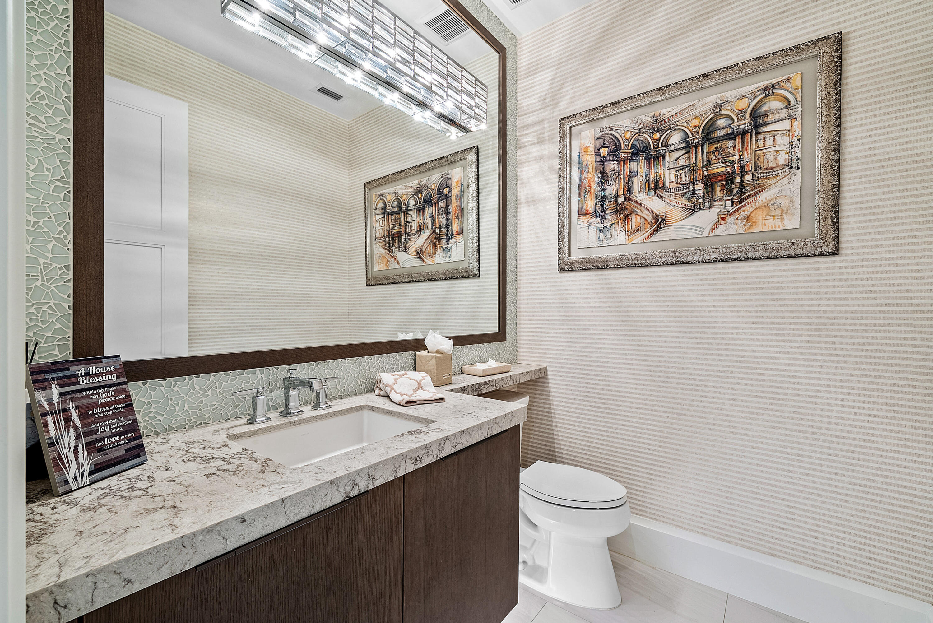 436 NE Wavecrest Way