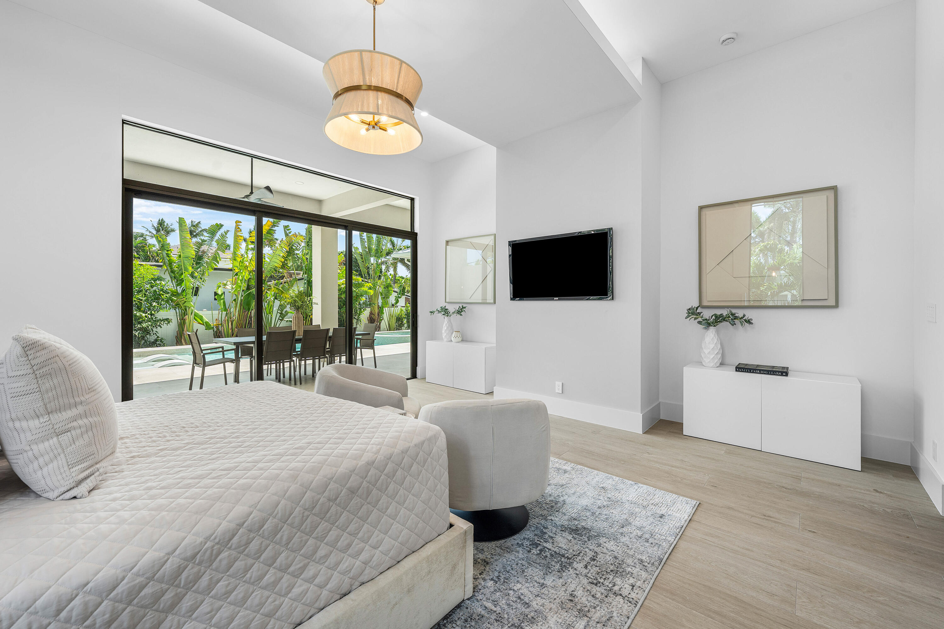 1701 N Swinton Avenue