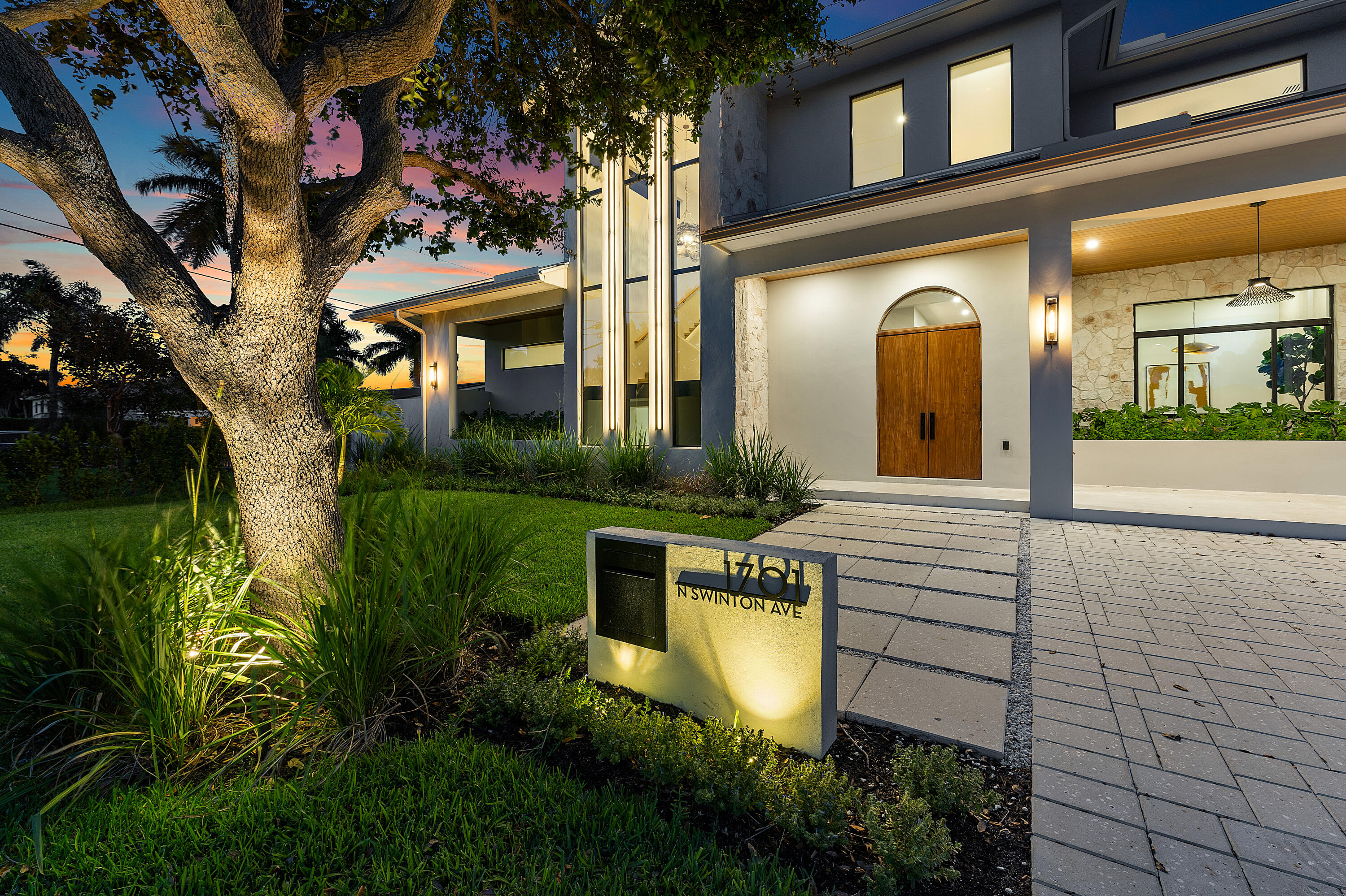 1701 N Swinton Avenue