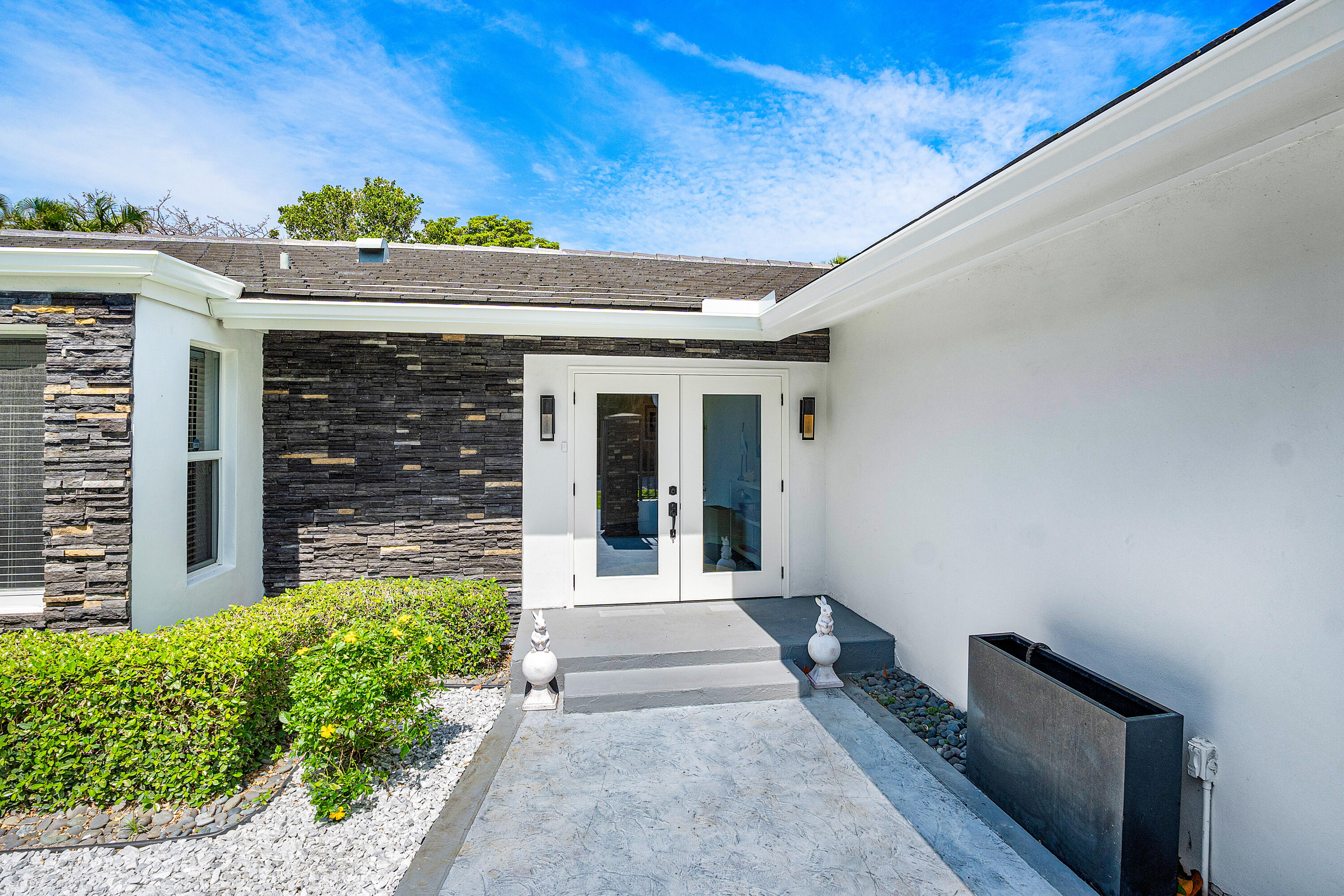 2401 Banyan Road