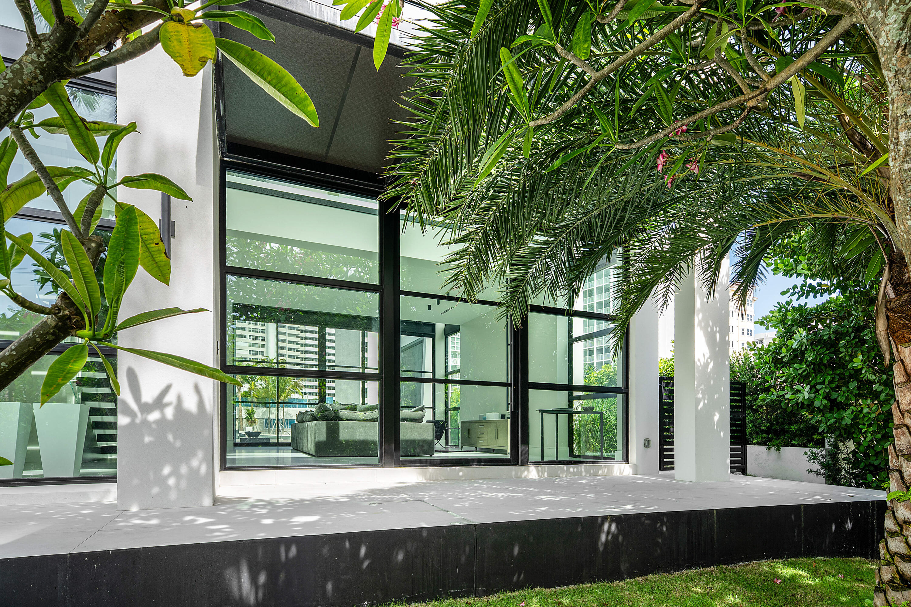 1670 E Terra Mar Drive, Lauderdale-By-The-Sea