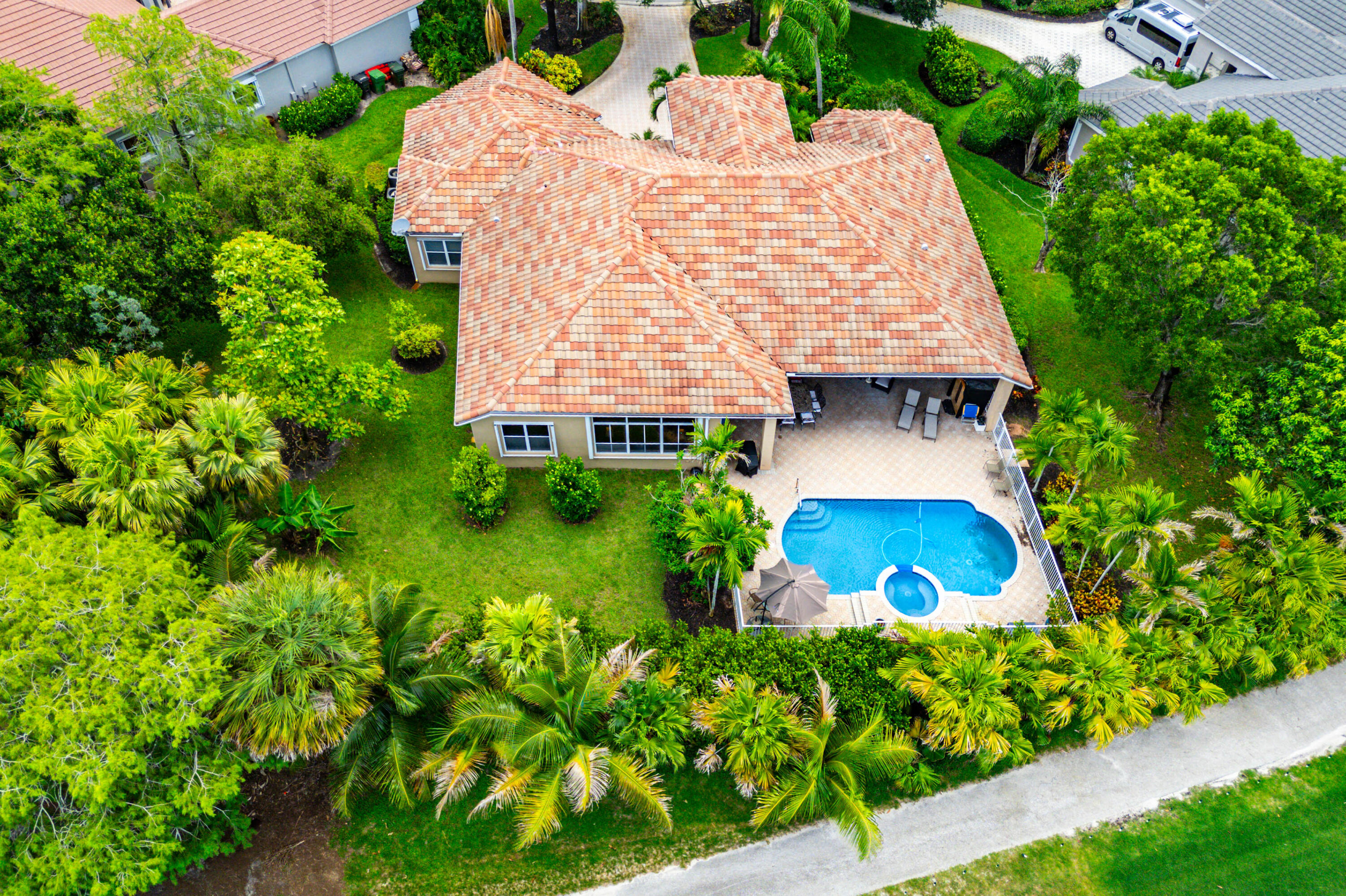 911 Forest Glen Lane