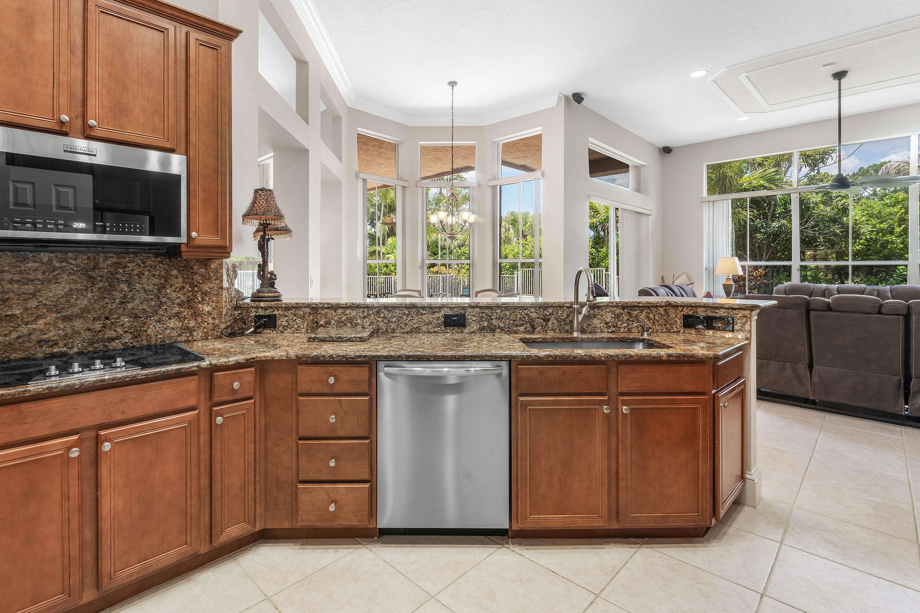 911 Forest Glen Lane