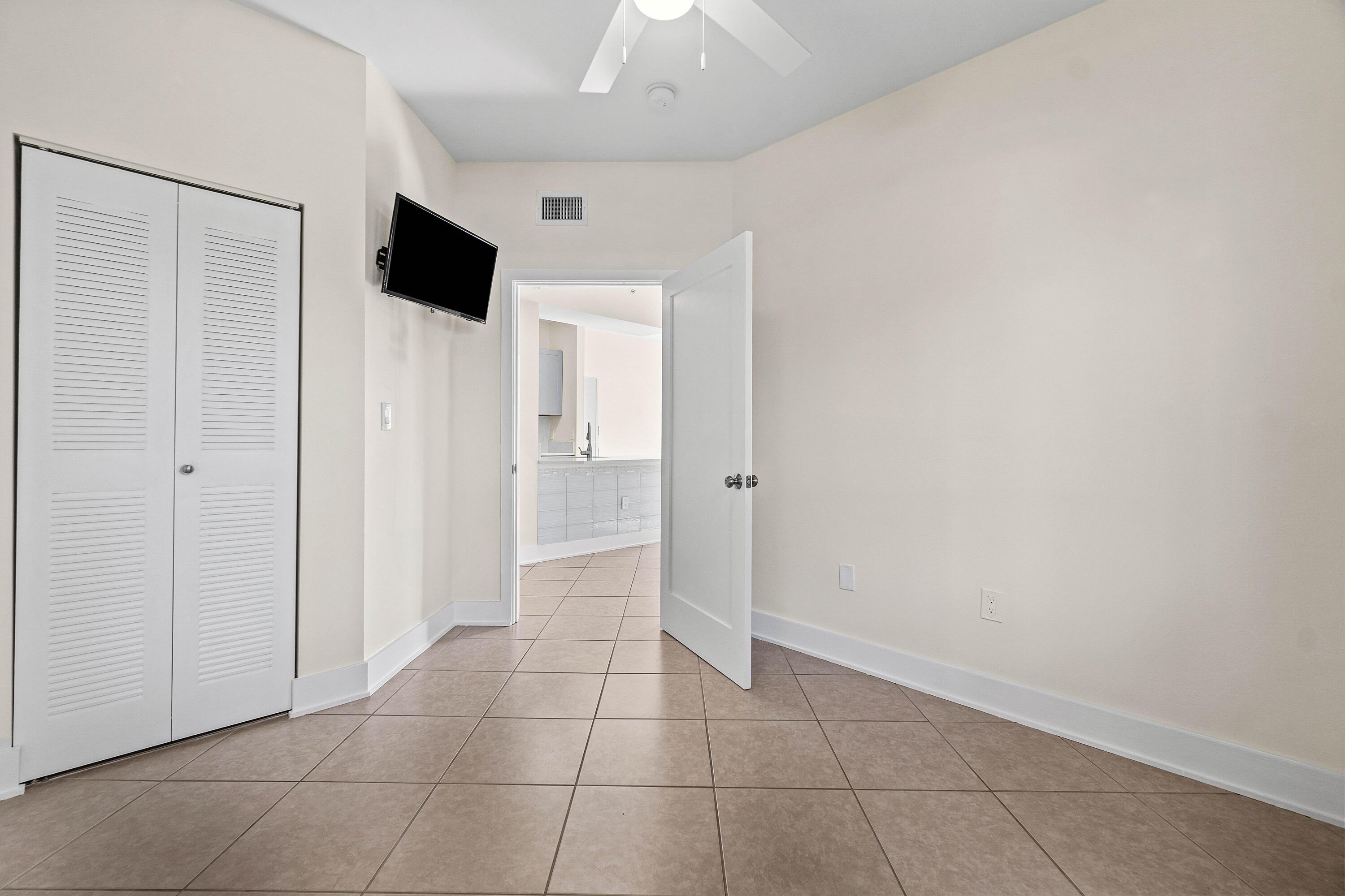 1000 Scotia Drive 102