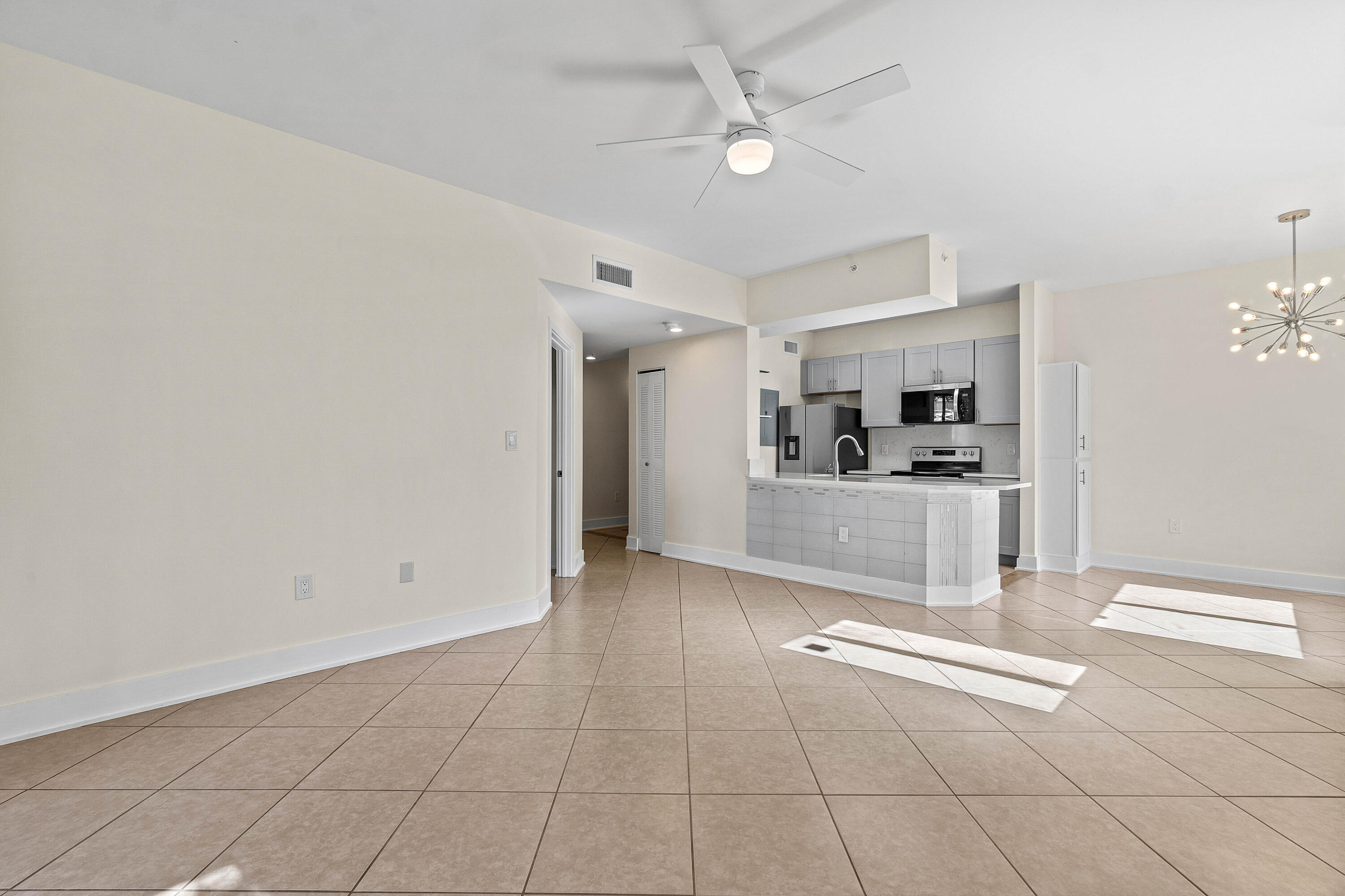 1000 Scotia Drive 102