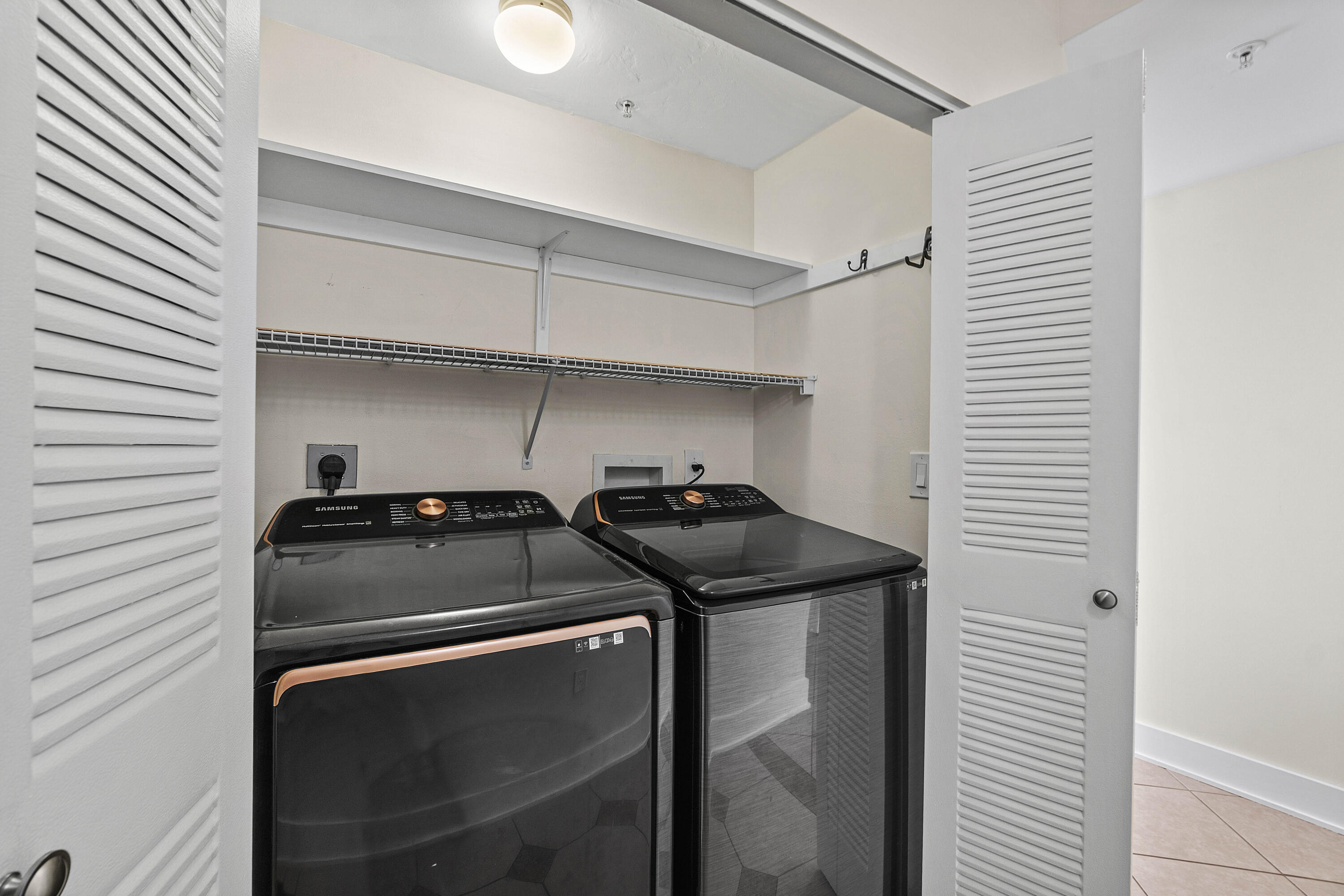 1000 Scotia Drive 102