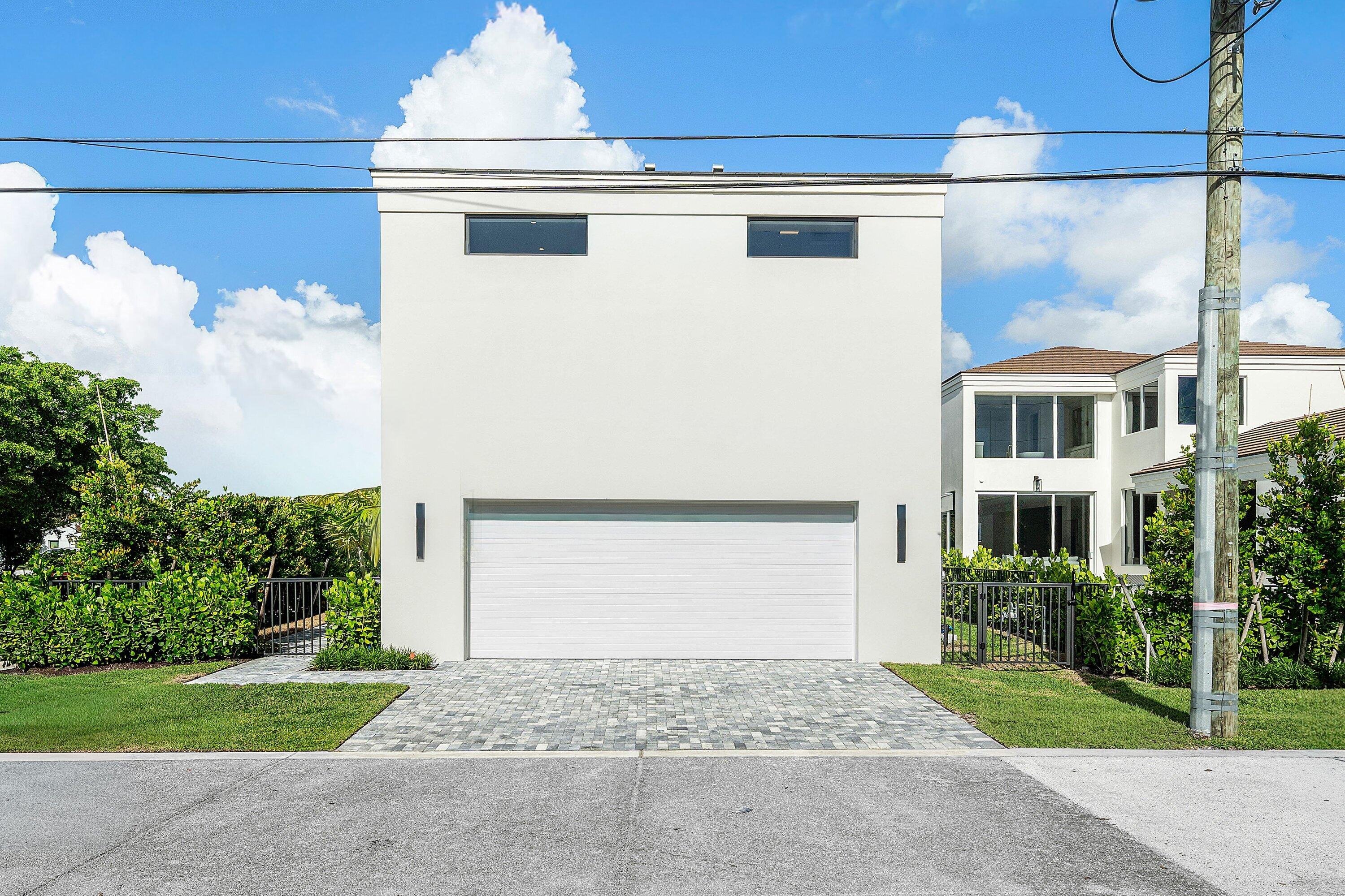 521 SE 4TH Avenue