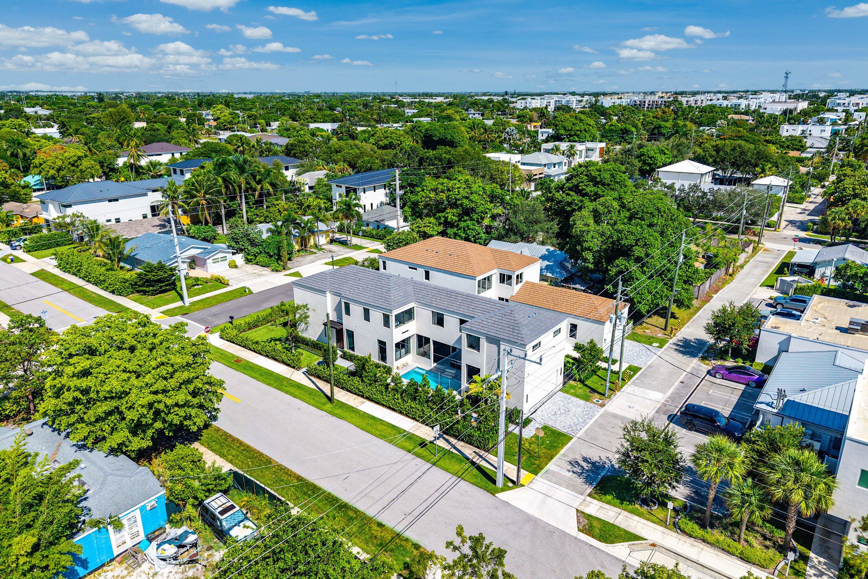 521 SE 4TH Avenue