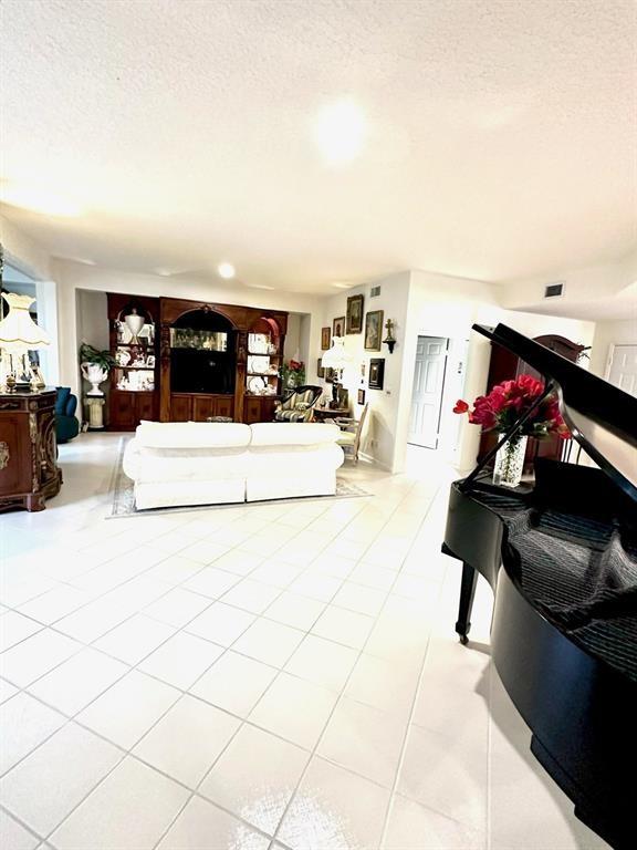 11698 Briarwood Cir 1