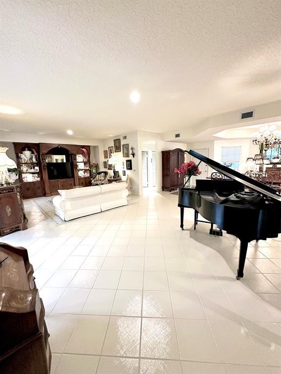 11698 Briarwood Cir 1