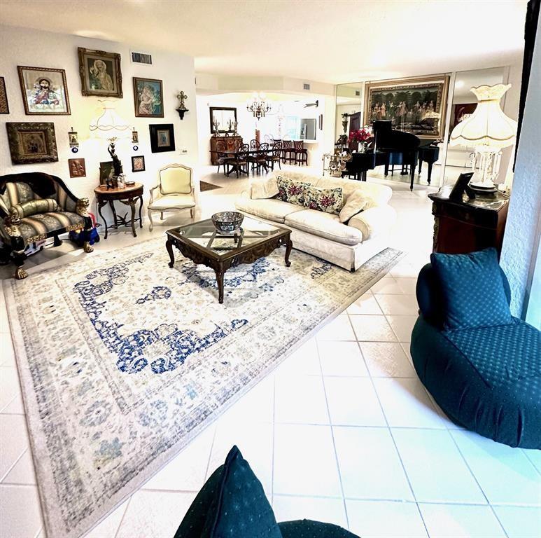 11698 Briarwood Cir 1