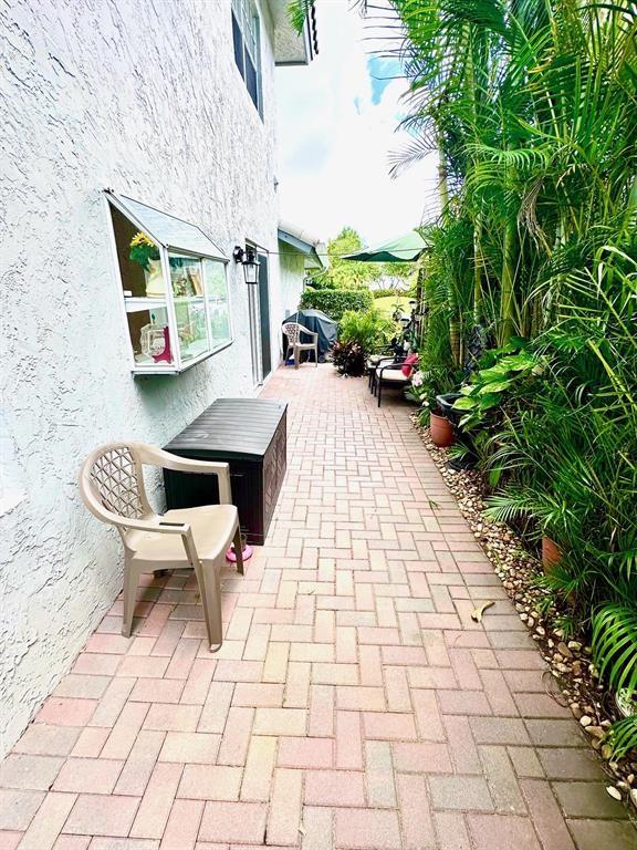 11698 Briarwood Cir 1