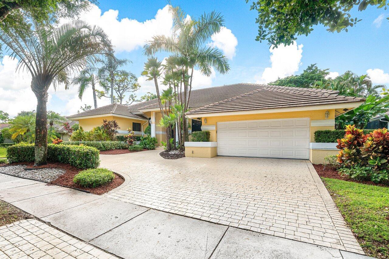 959 Parkside Circle N