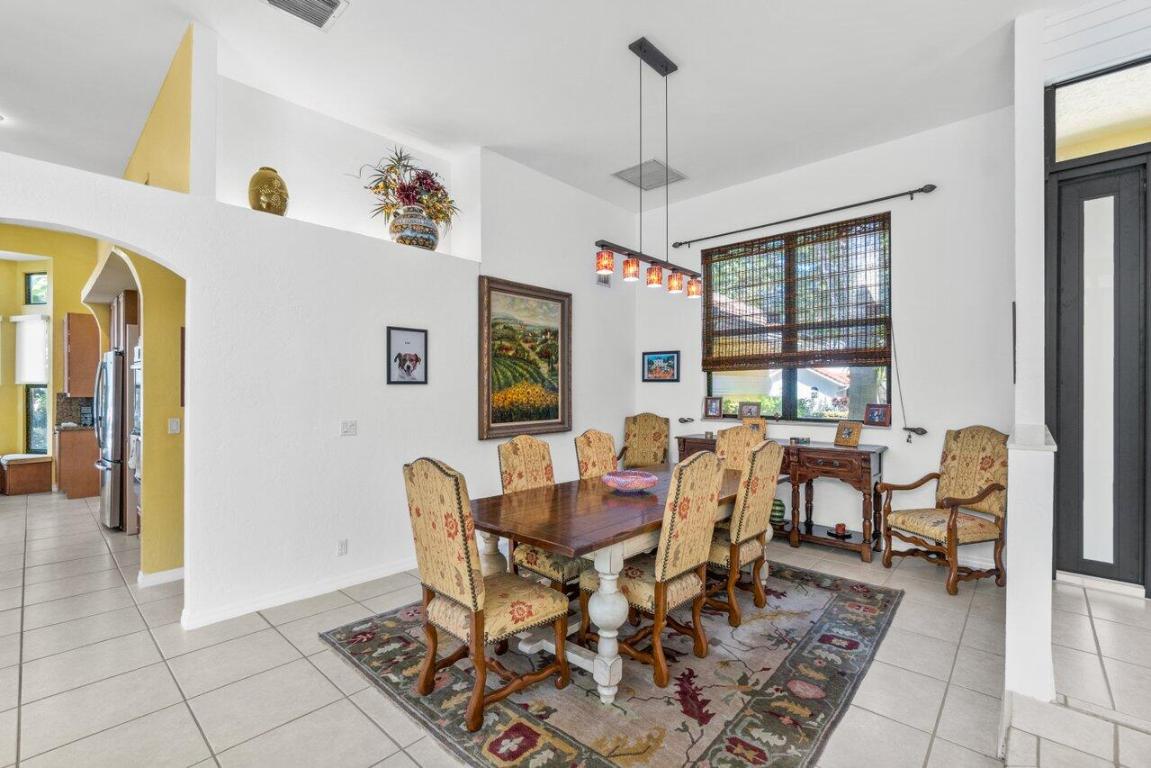 959 Parkside Circle N