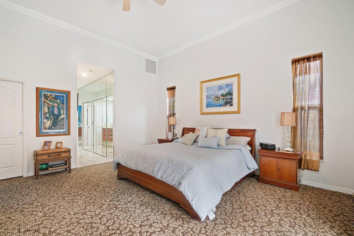 959 Parkside Circle N