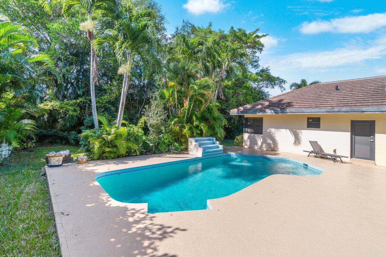 959 Parkside Circle N