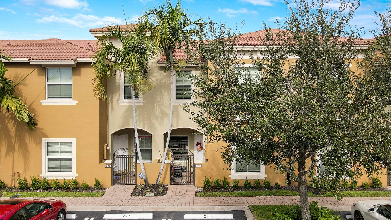 295 Lake Monterey Circle