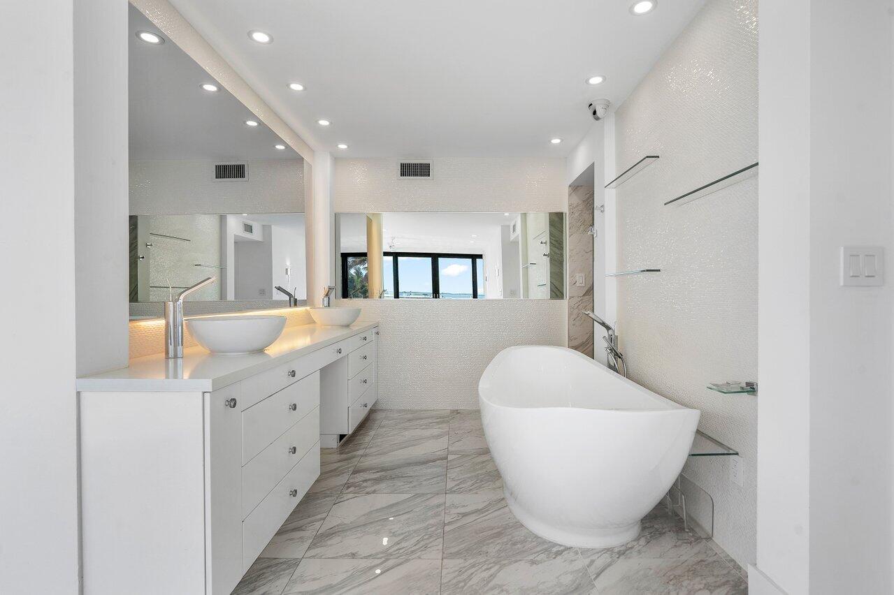 2155 S Ocean Boulevard 25