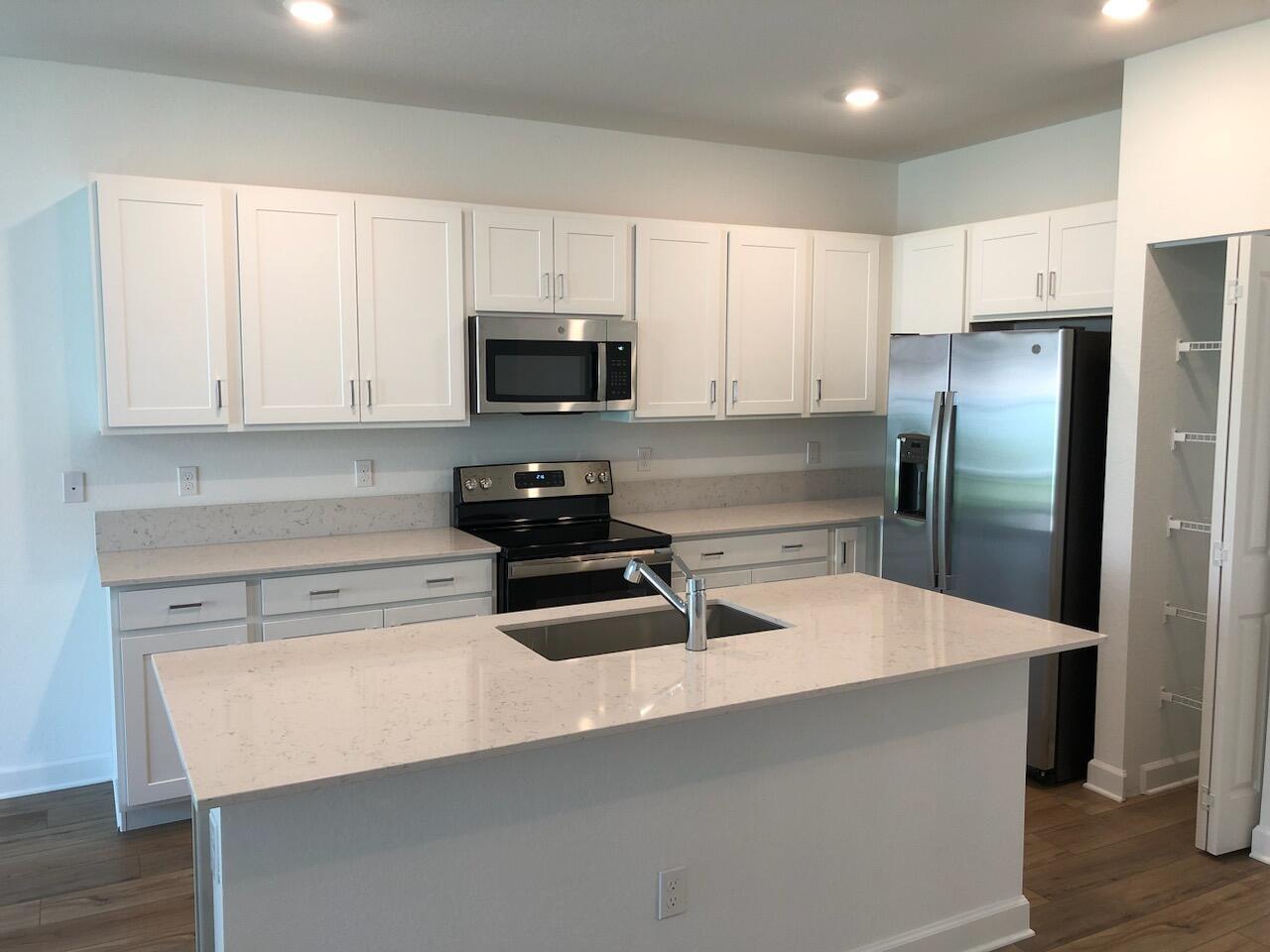 696 SE Lake Falls Street