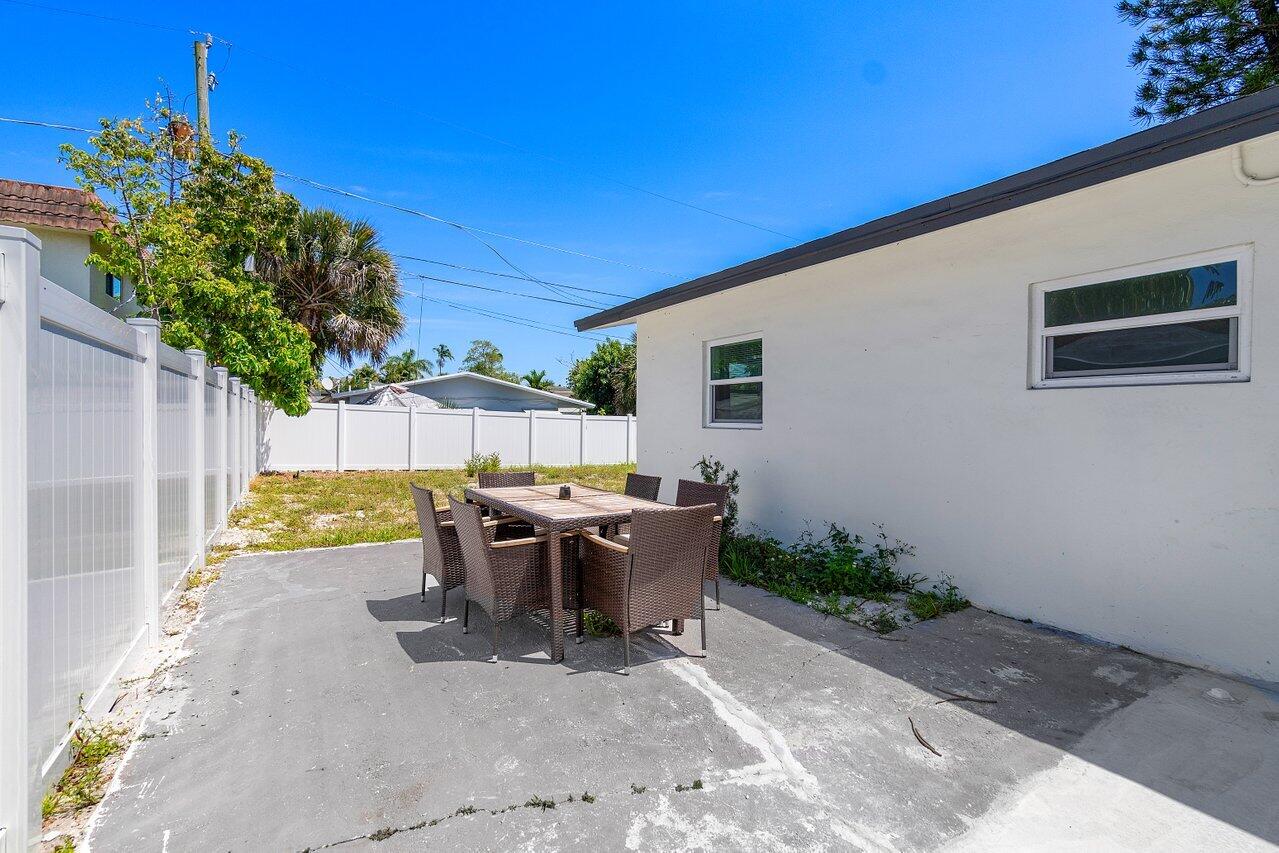 108 SE 11th Avenue