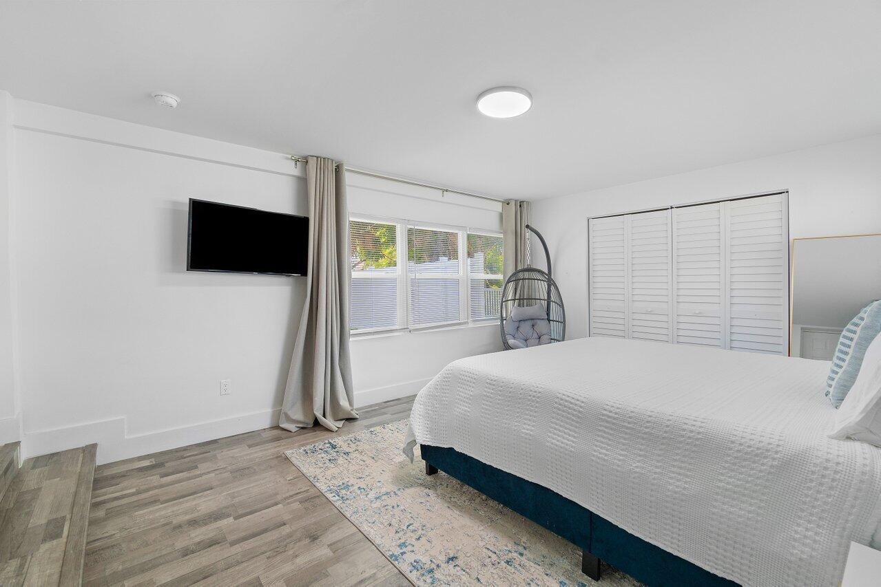108 SE 11th Avenue