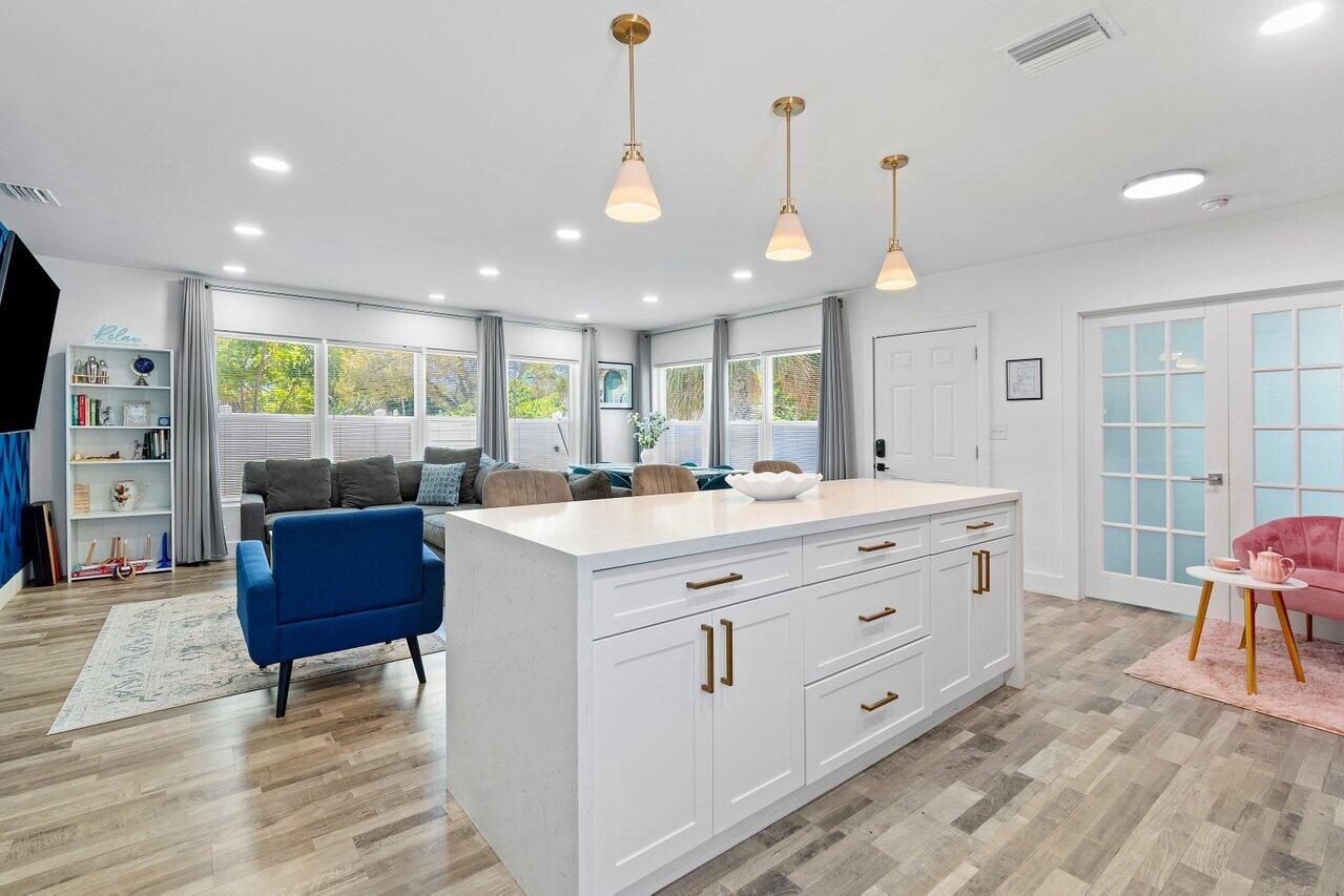 108 SE 11th Avenue