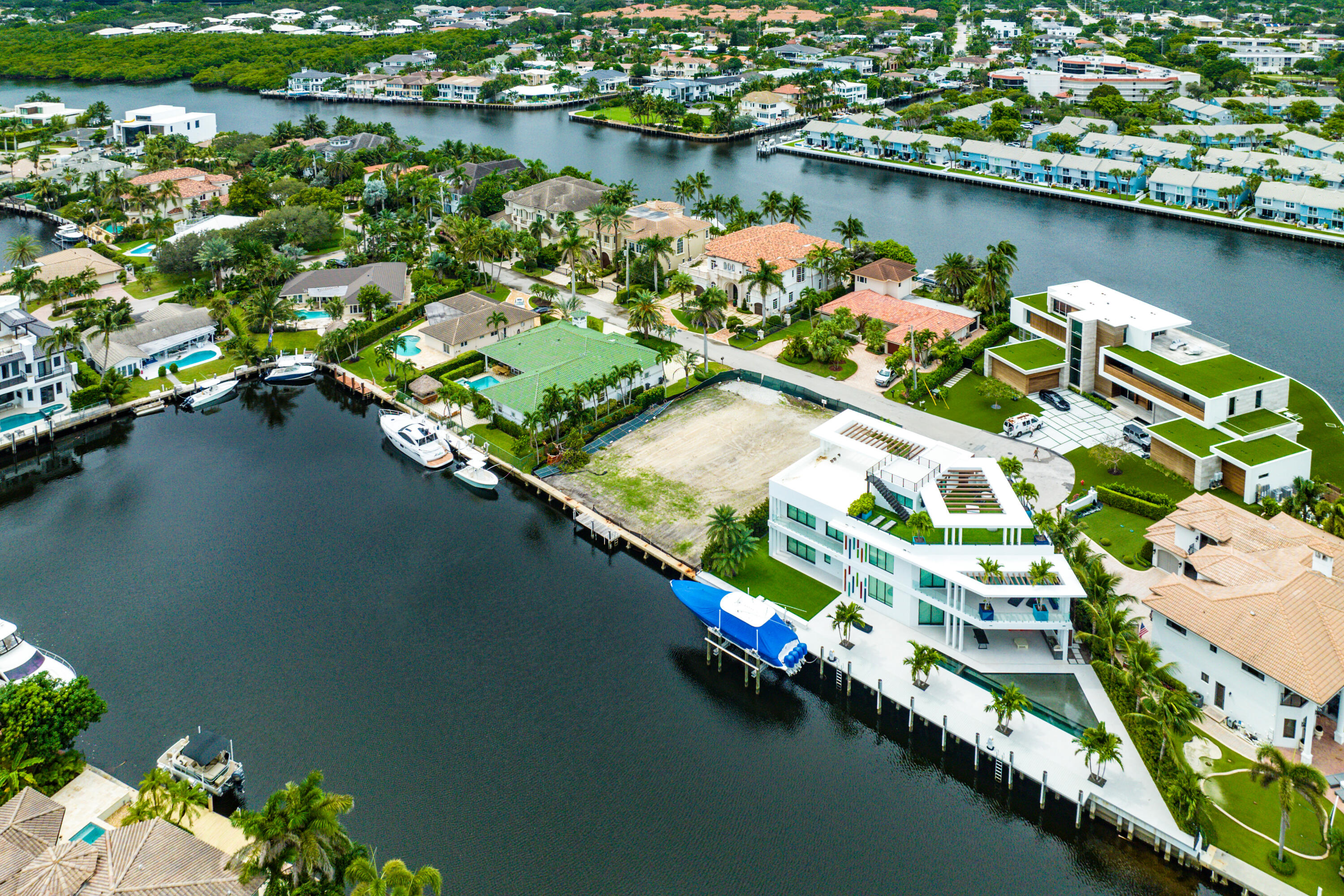 4211 Intracoastal Drive