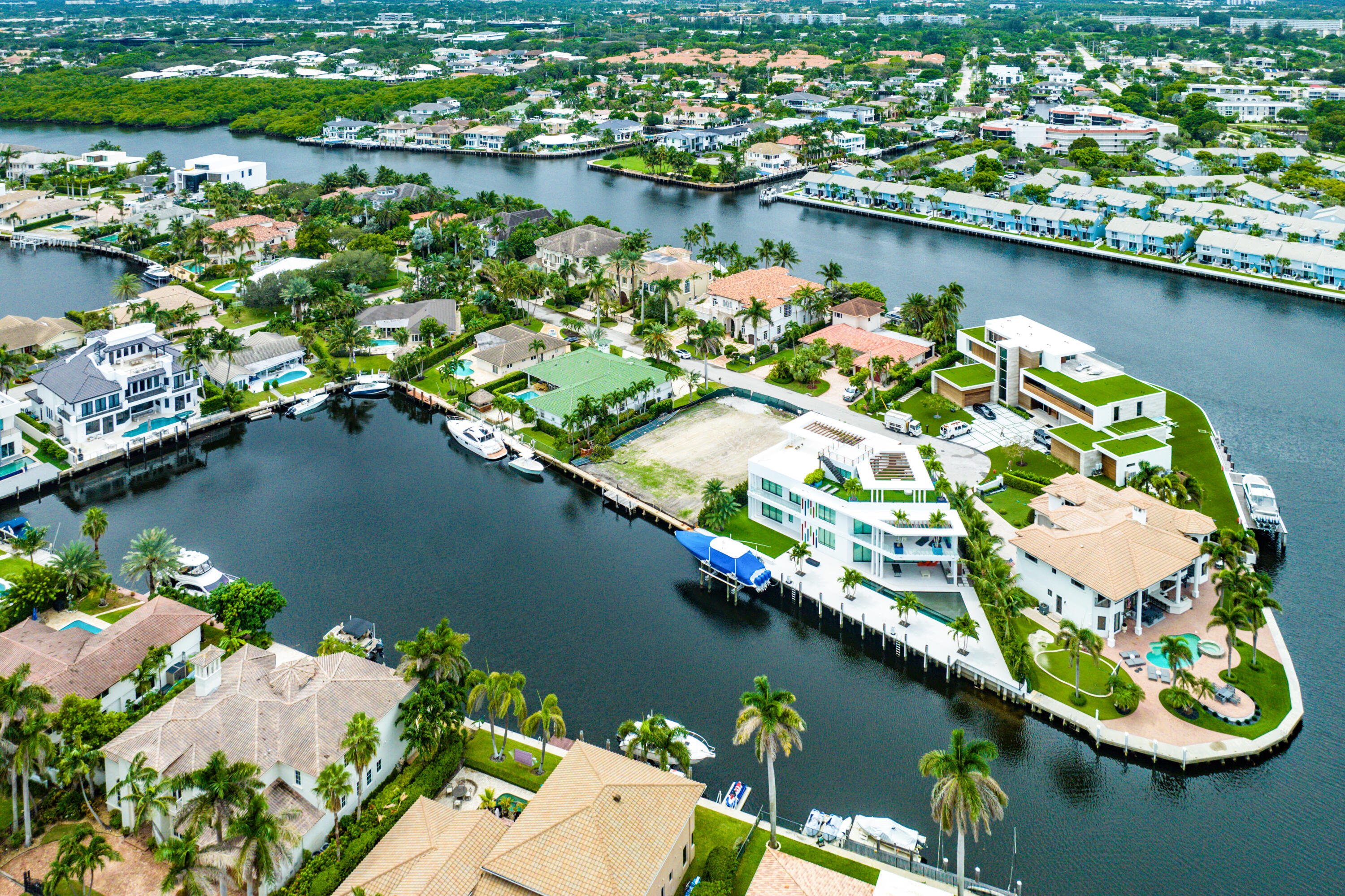 4211 Intracoastal Drive