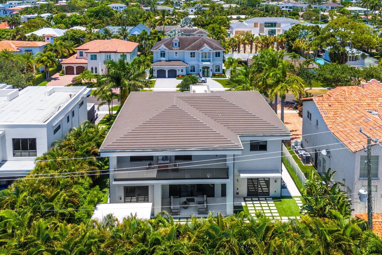 464 NE 7th Street