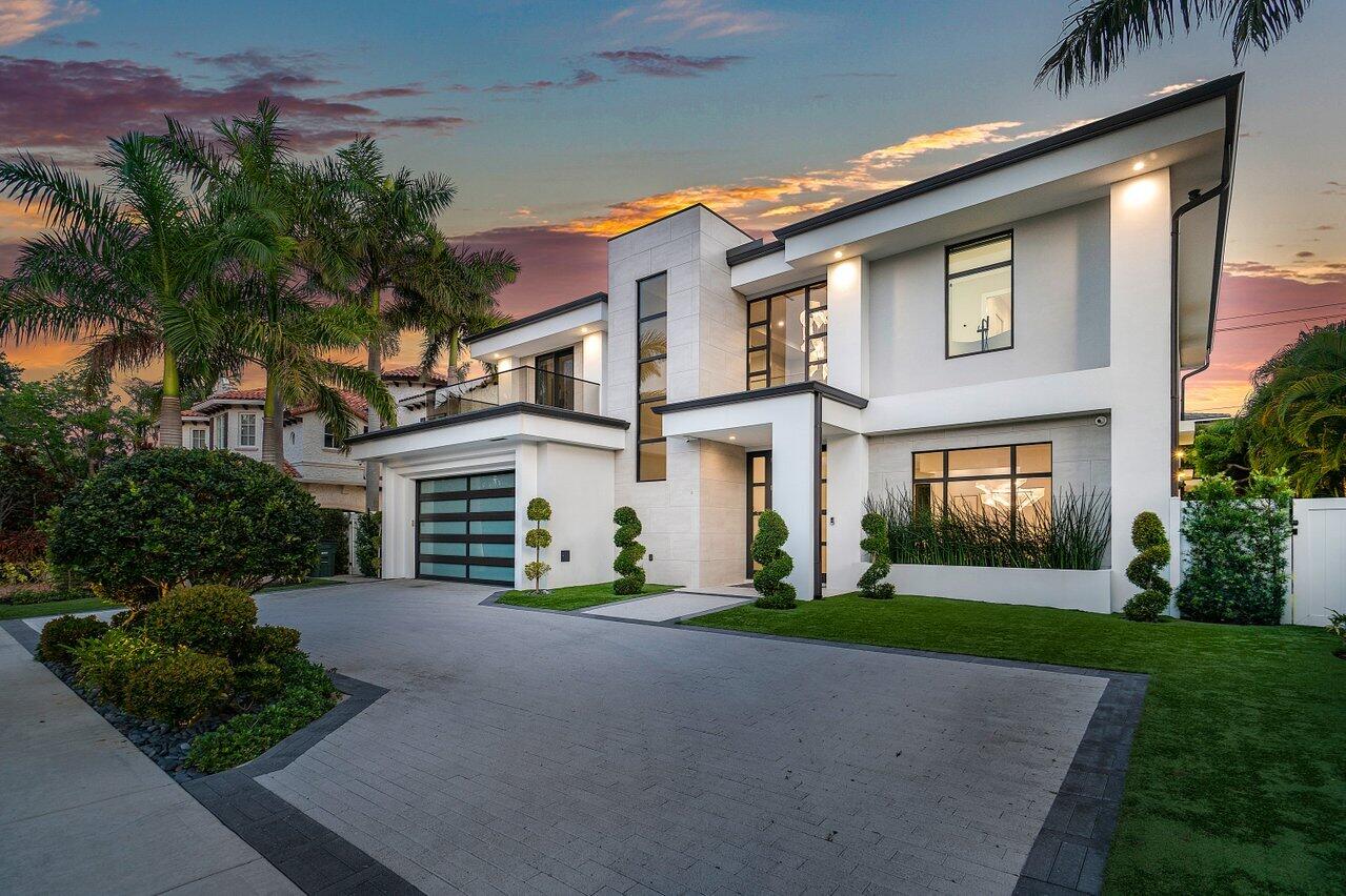 464 NE 7th Street