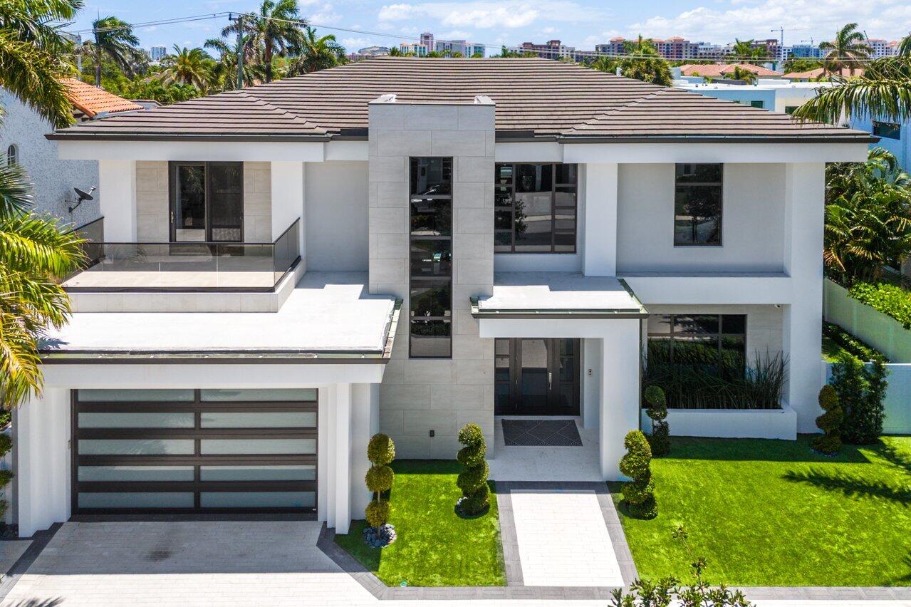 464 NE 7th Street