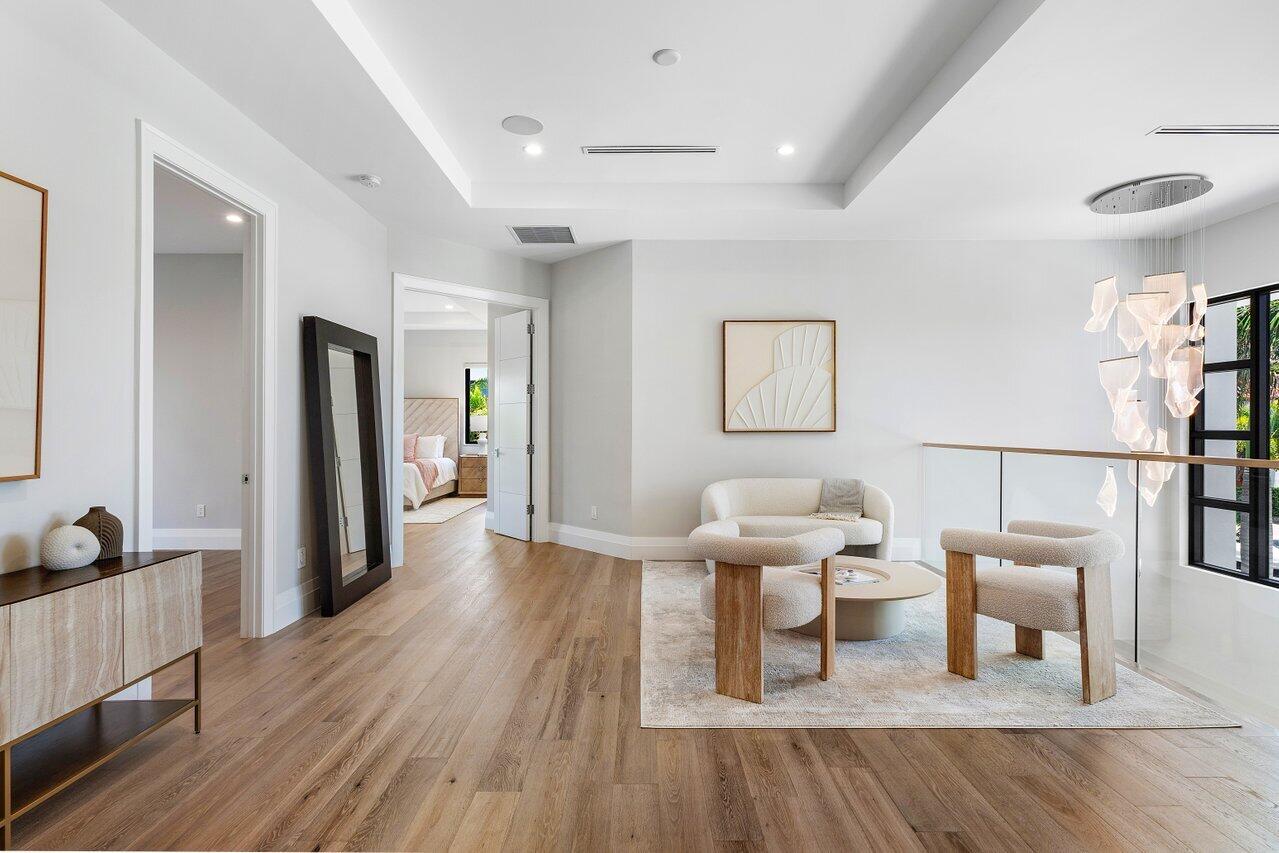 464 NE 7th Street