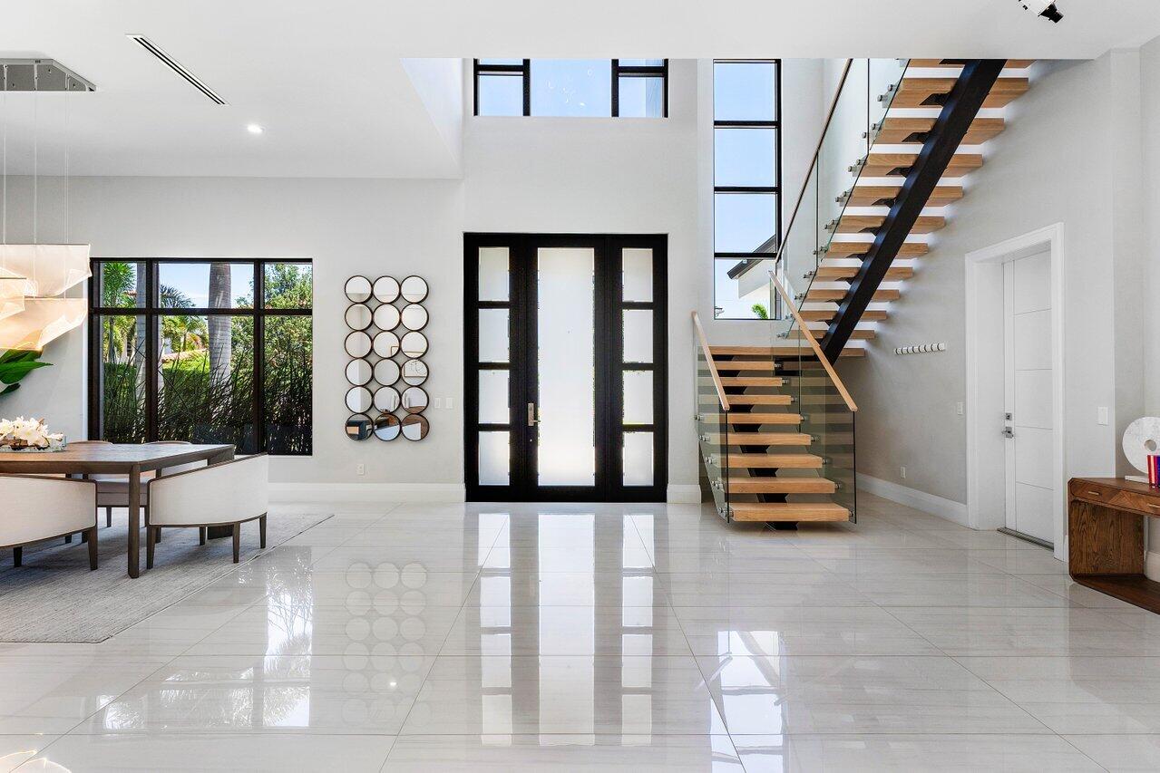 464 NE 7th Street