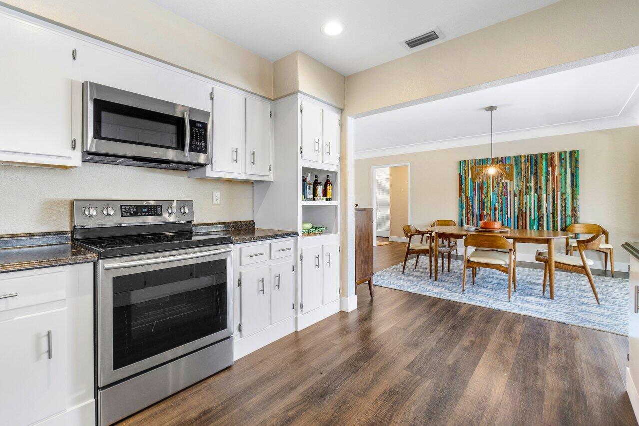 2380 SE 10th Court