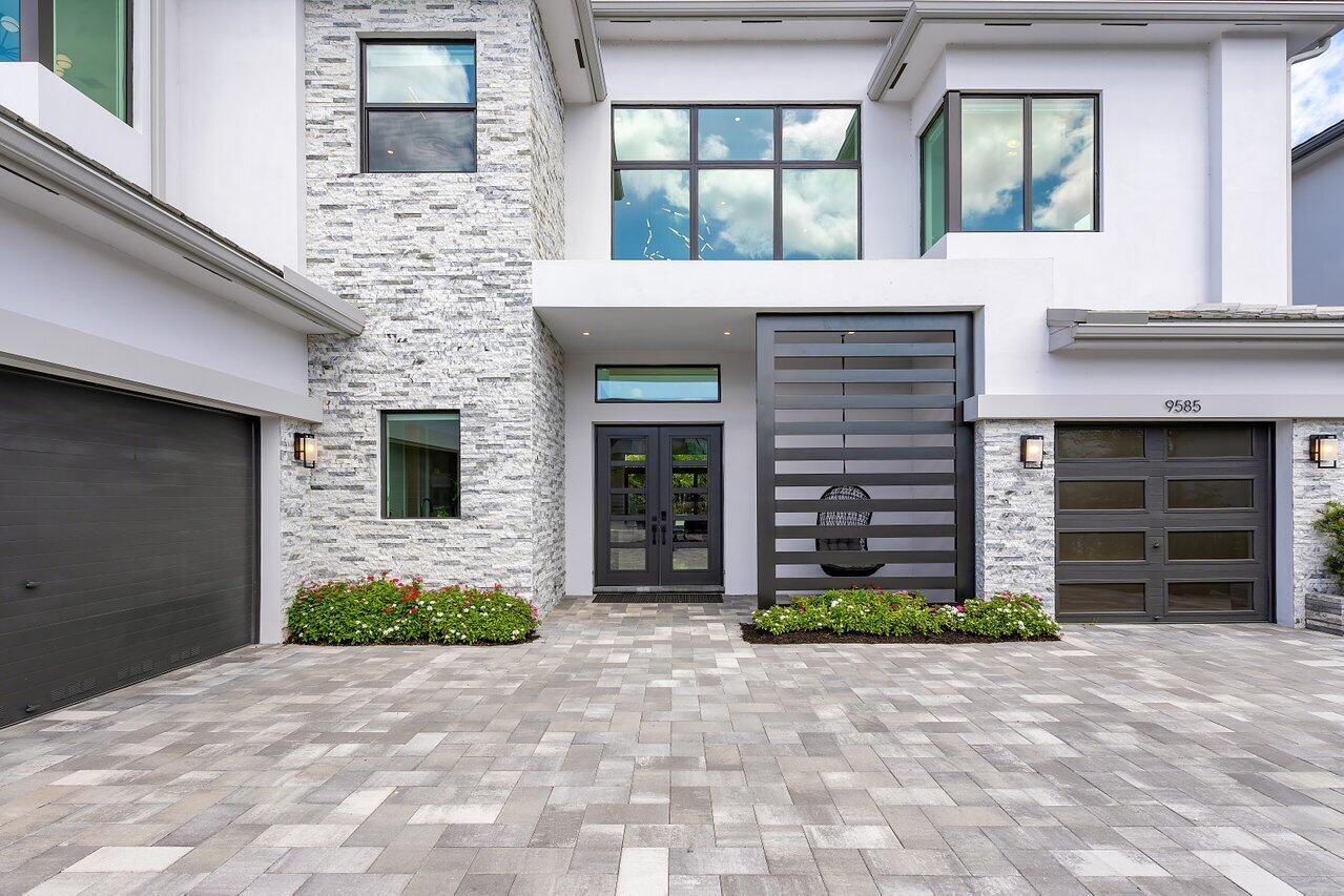 9585 Vescovato Way