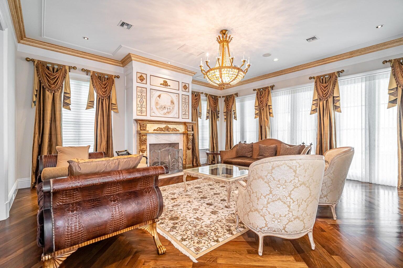 485 NE Spanish Trail