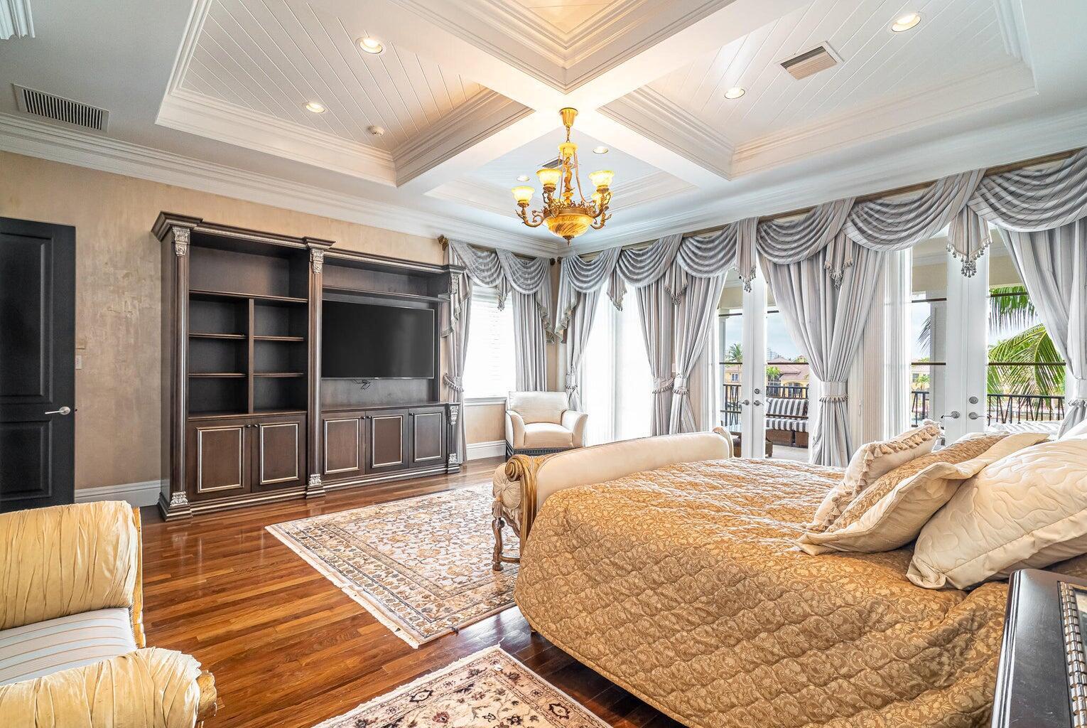 485 NE Spanish Trail