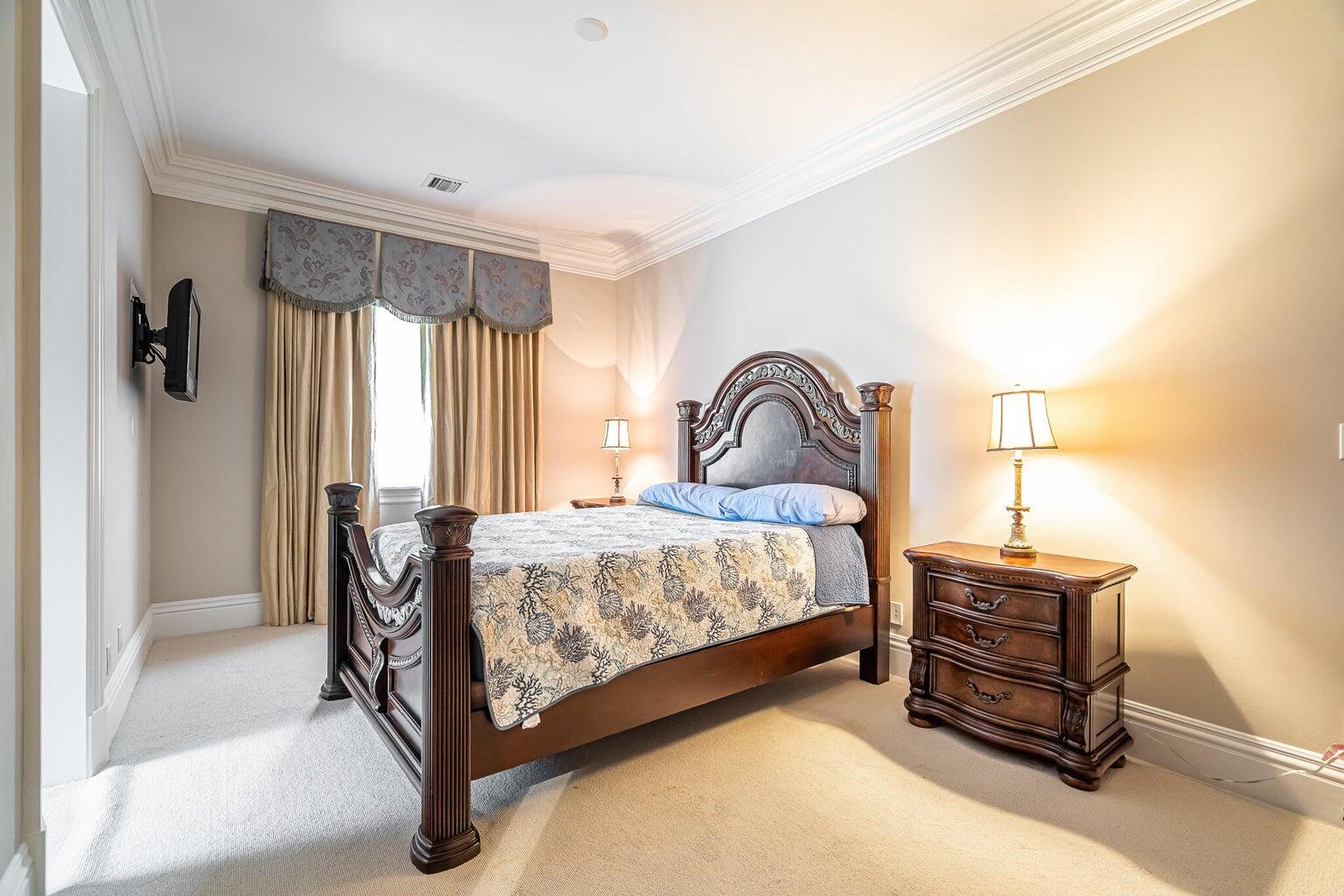 485 NE Spanish Trail