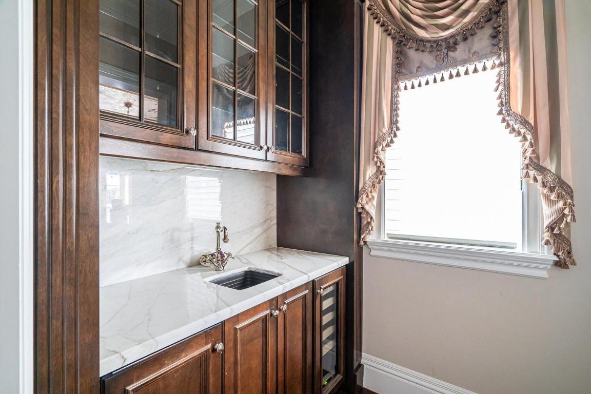 485 NE Spanish Trail