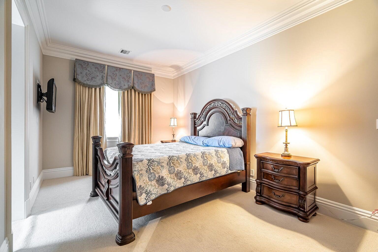 485 NE Spanish Trail