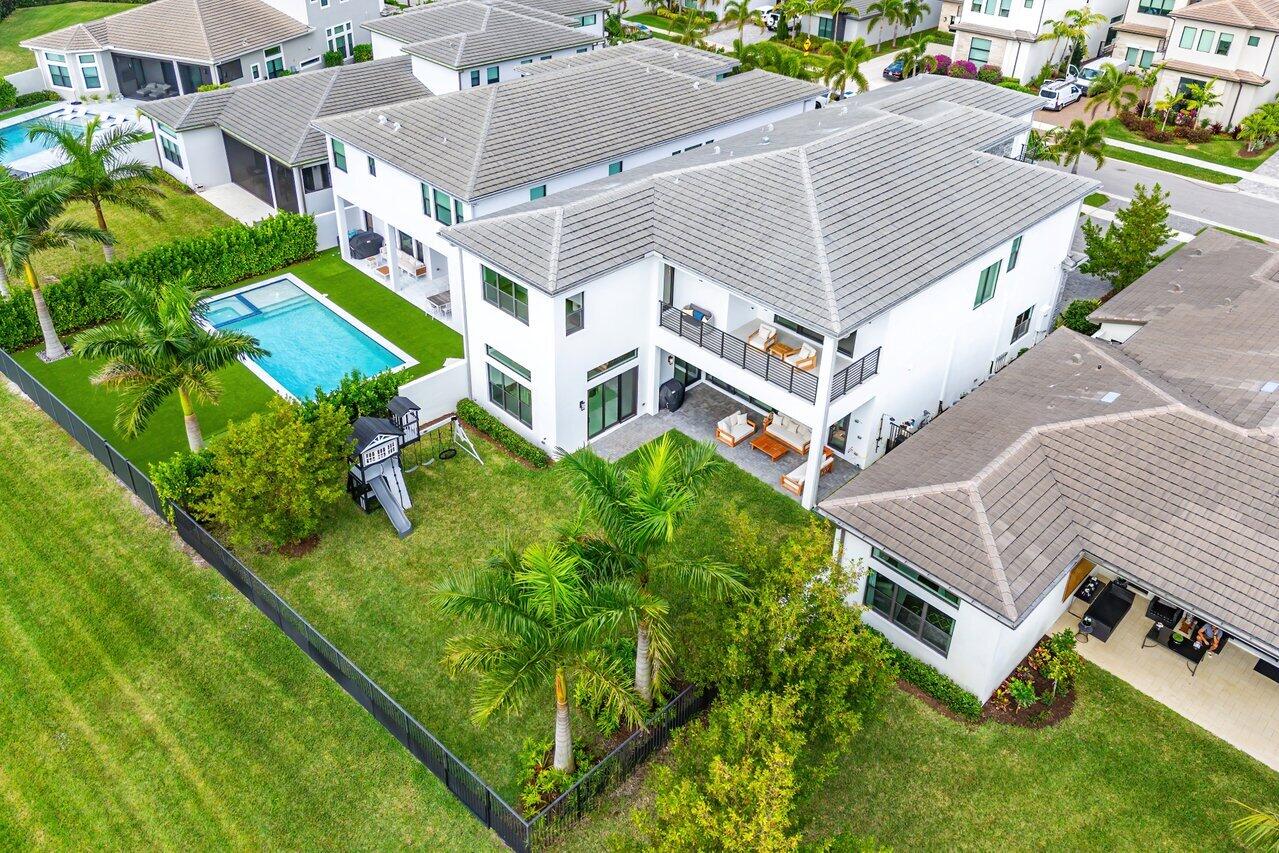 9900 Espresso Manor