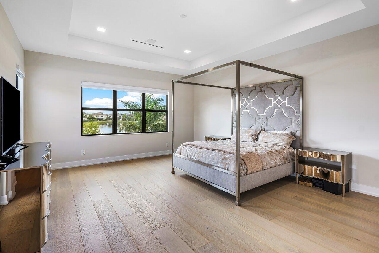 9900 Espresso Manor