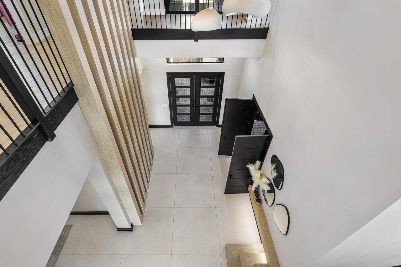 9900 Espresso Manor