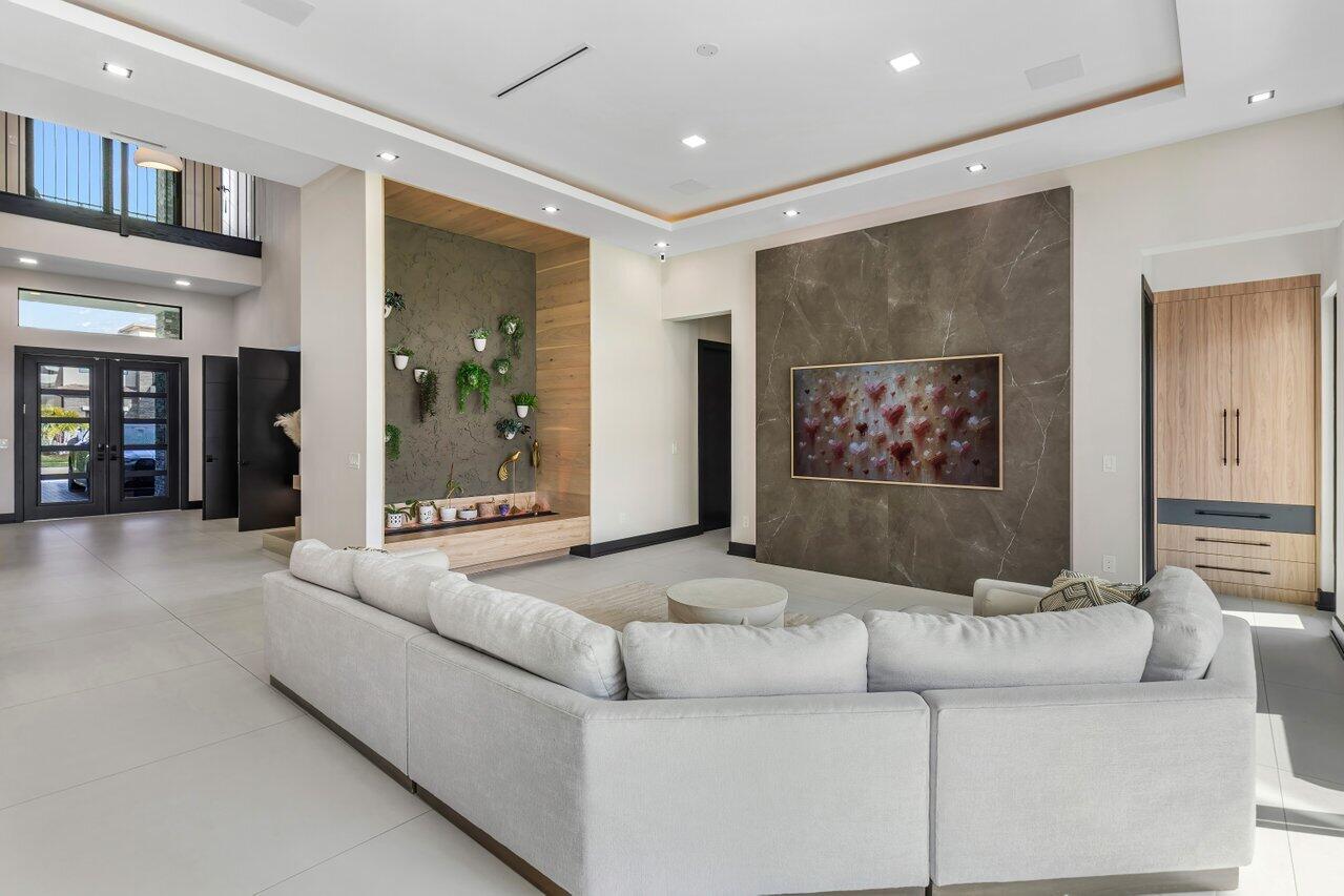9900 Espresso Manor