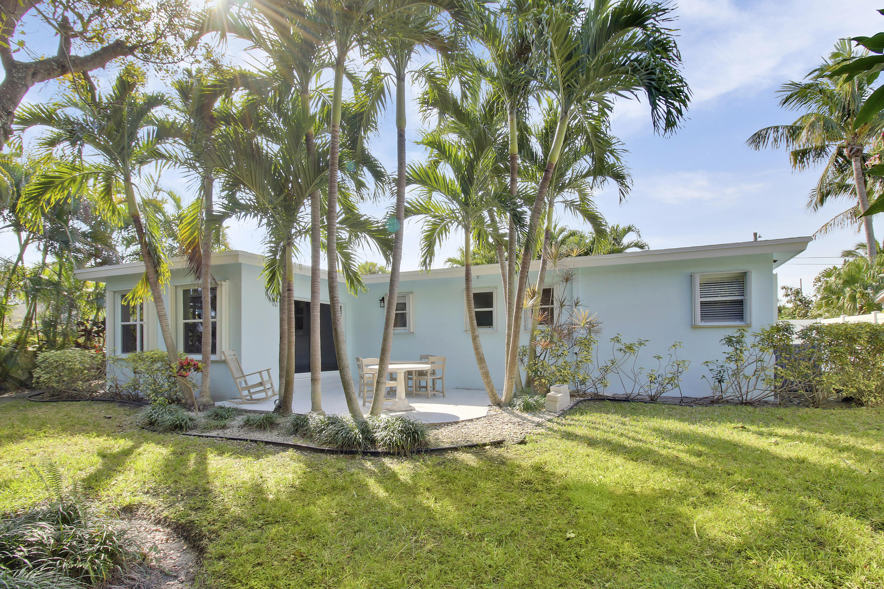 234 S Seacrest Circle