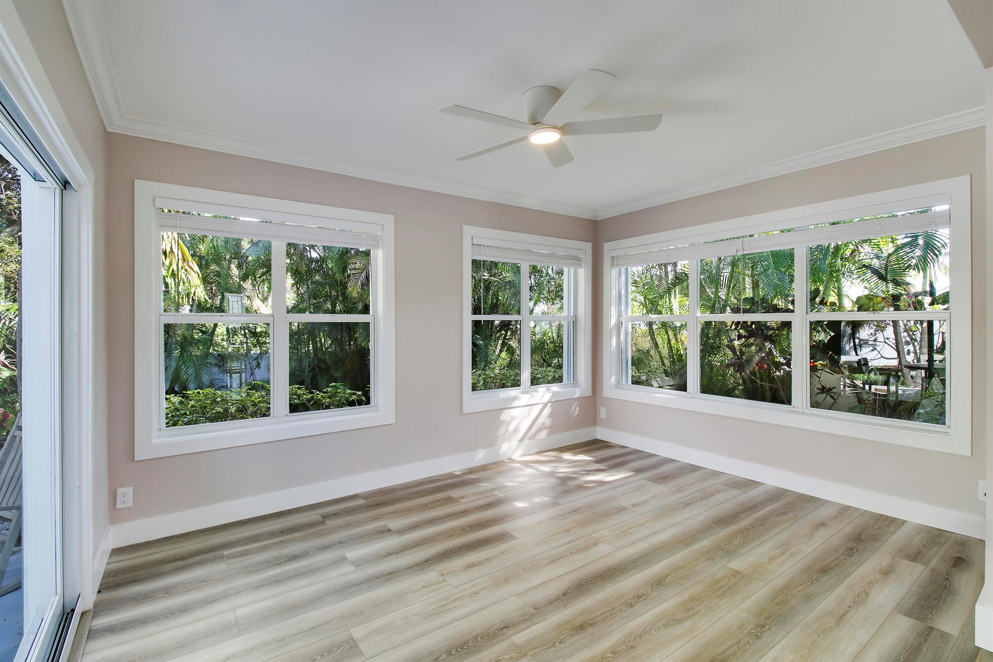 234 S Seacrest Circle