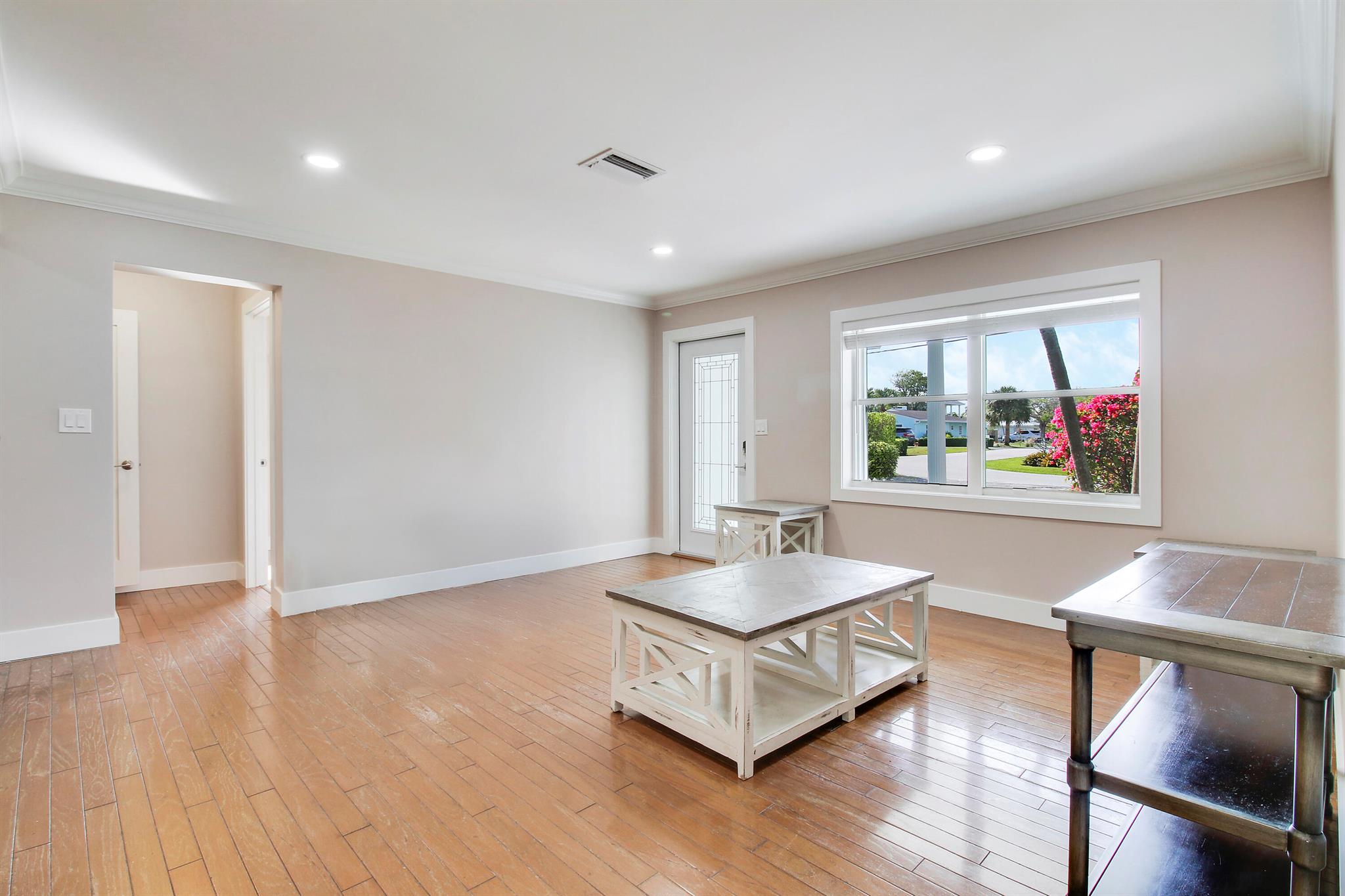 234 S Seacrest Circle