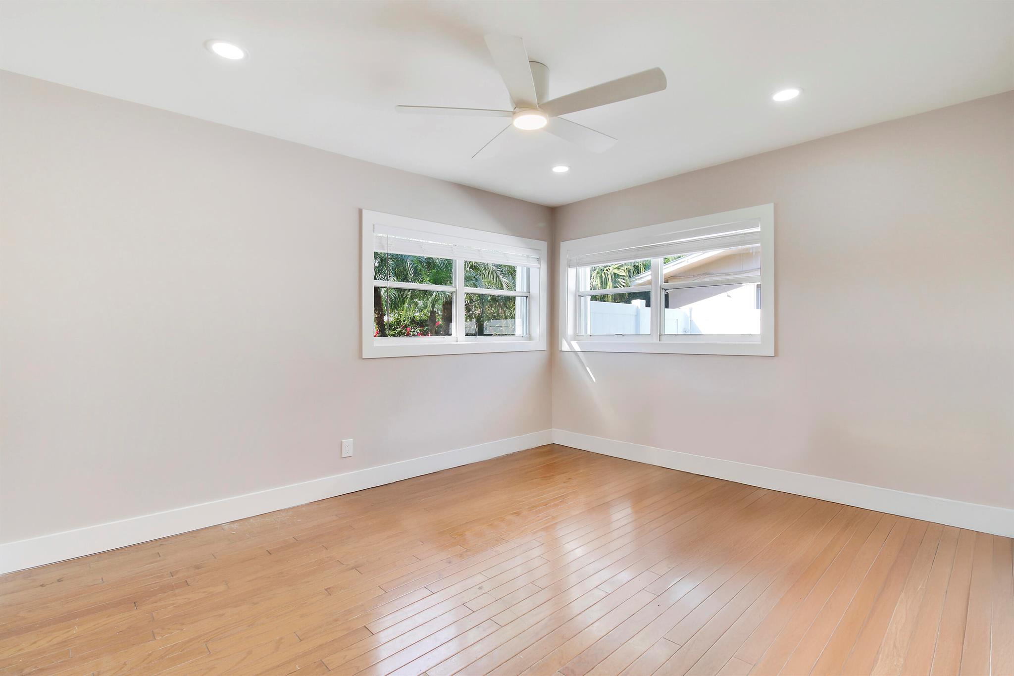 234 S Seacrest Circle