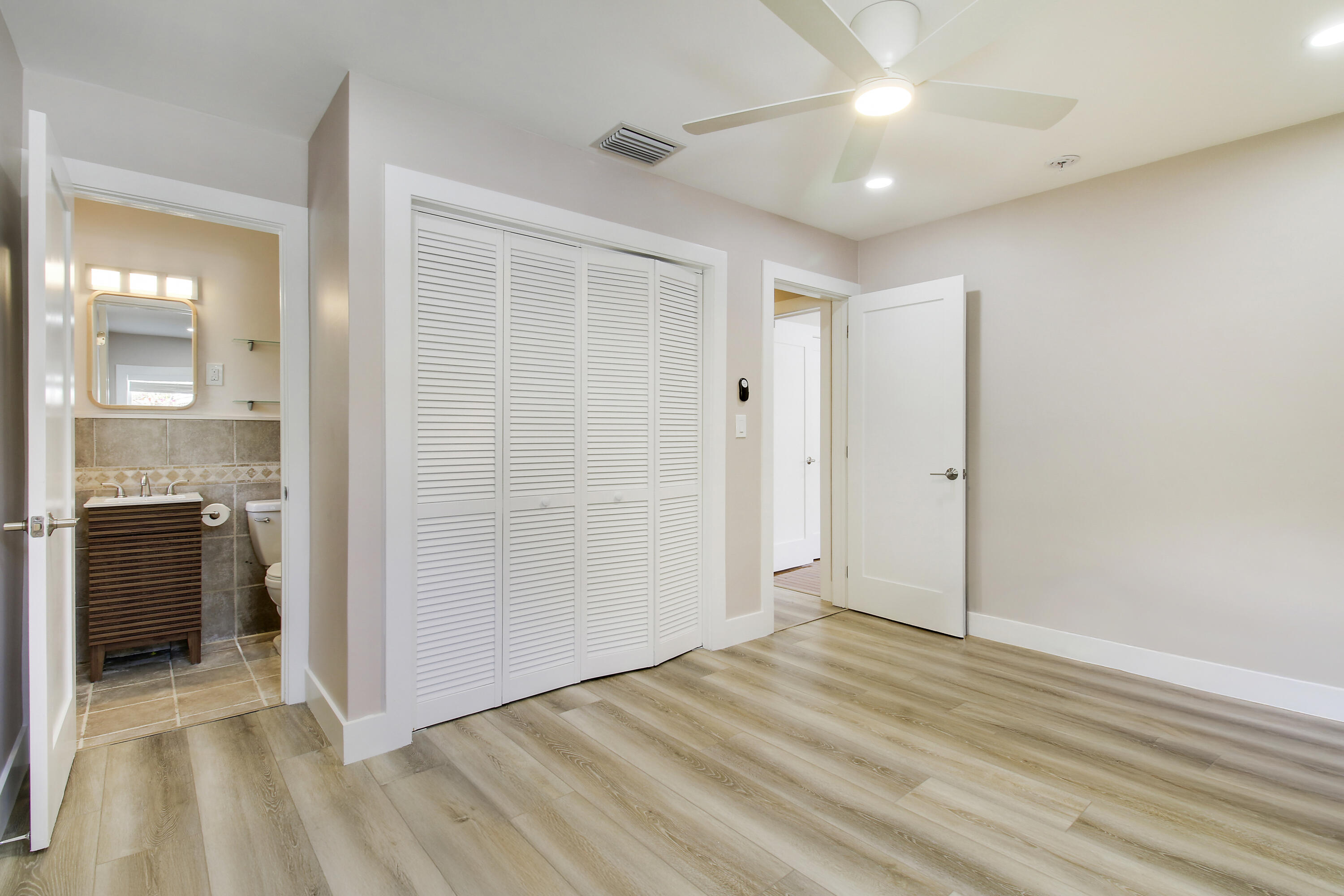 234 S Seacrest Circle