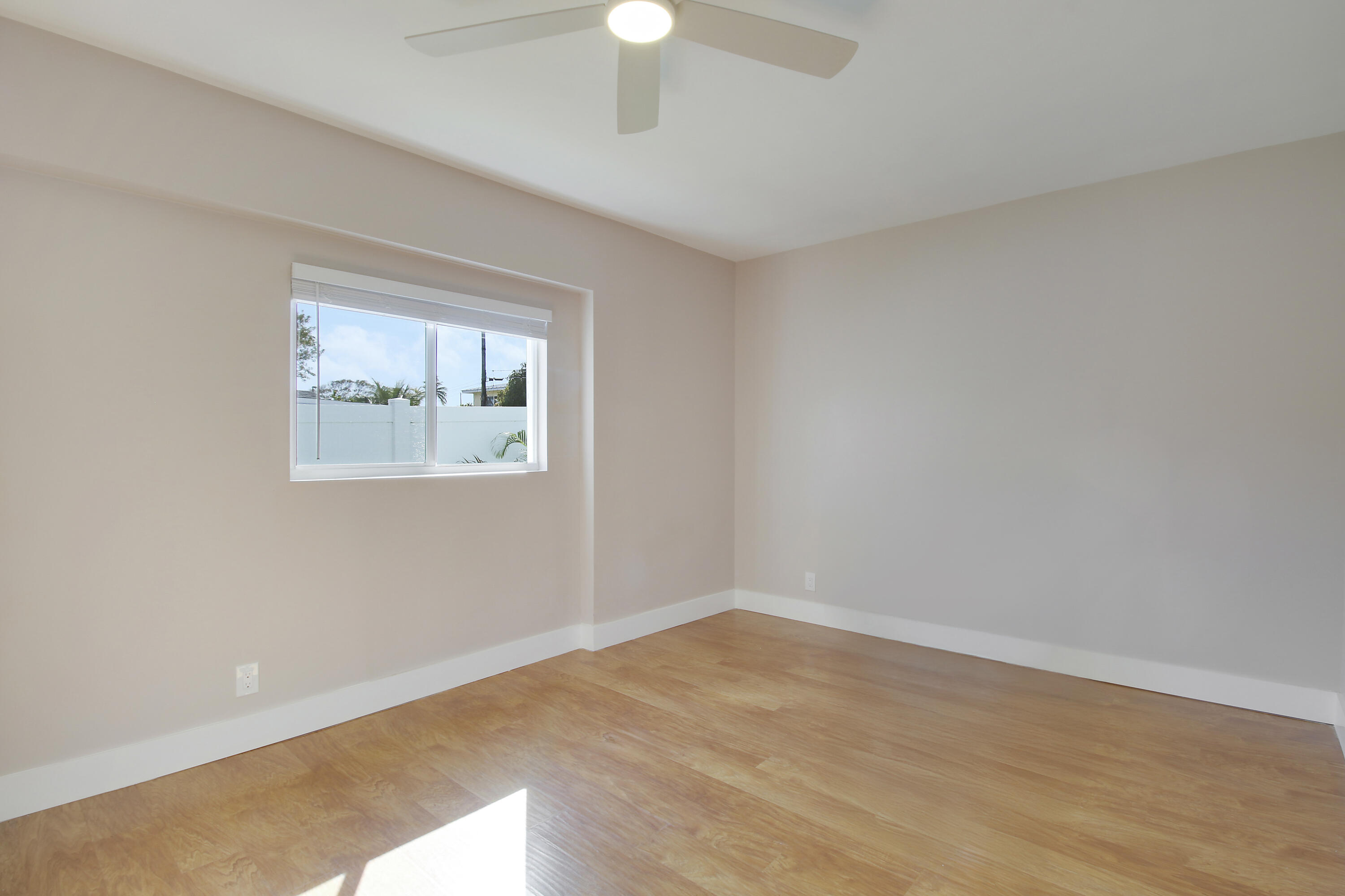 234 S Seacrest Circle